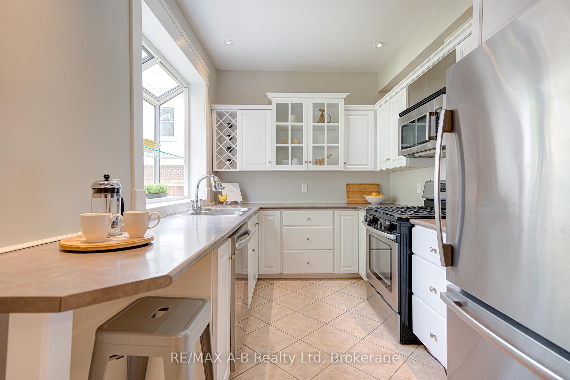 Photo 13 of 120 John Street N, Stratford — HOMEH