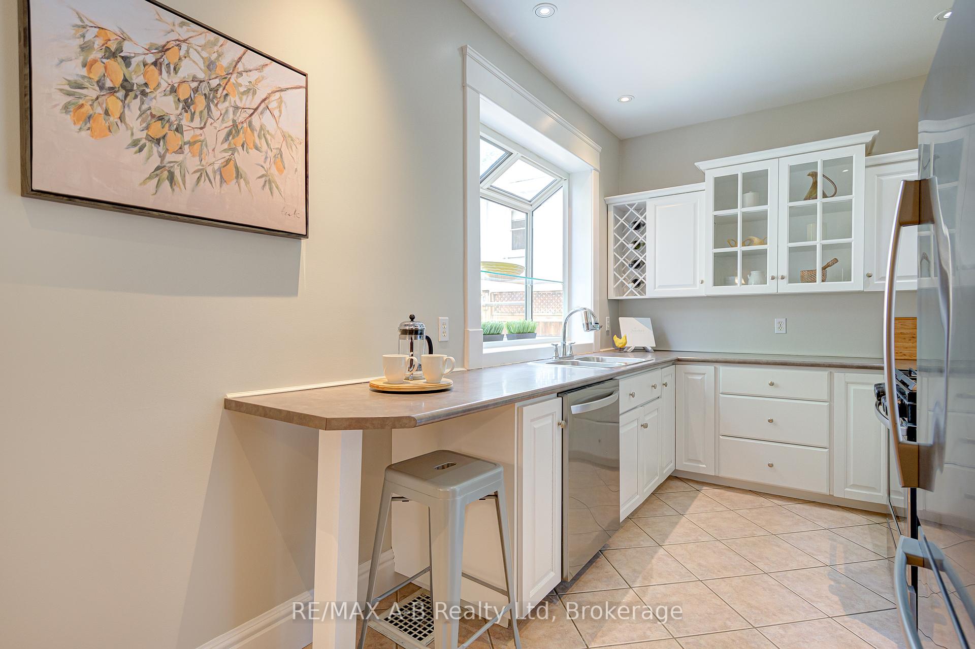 Photo 14 of 120 John Street N, Stratford — HOMEH