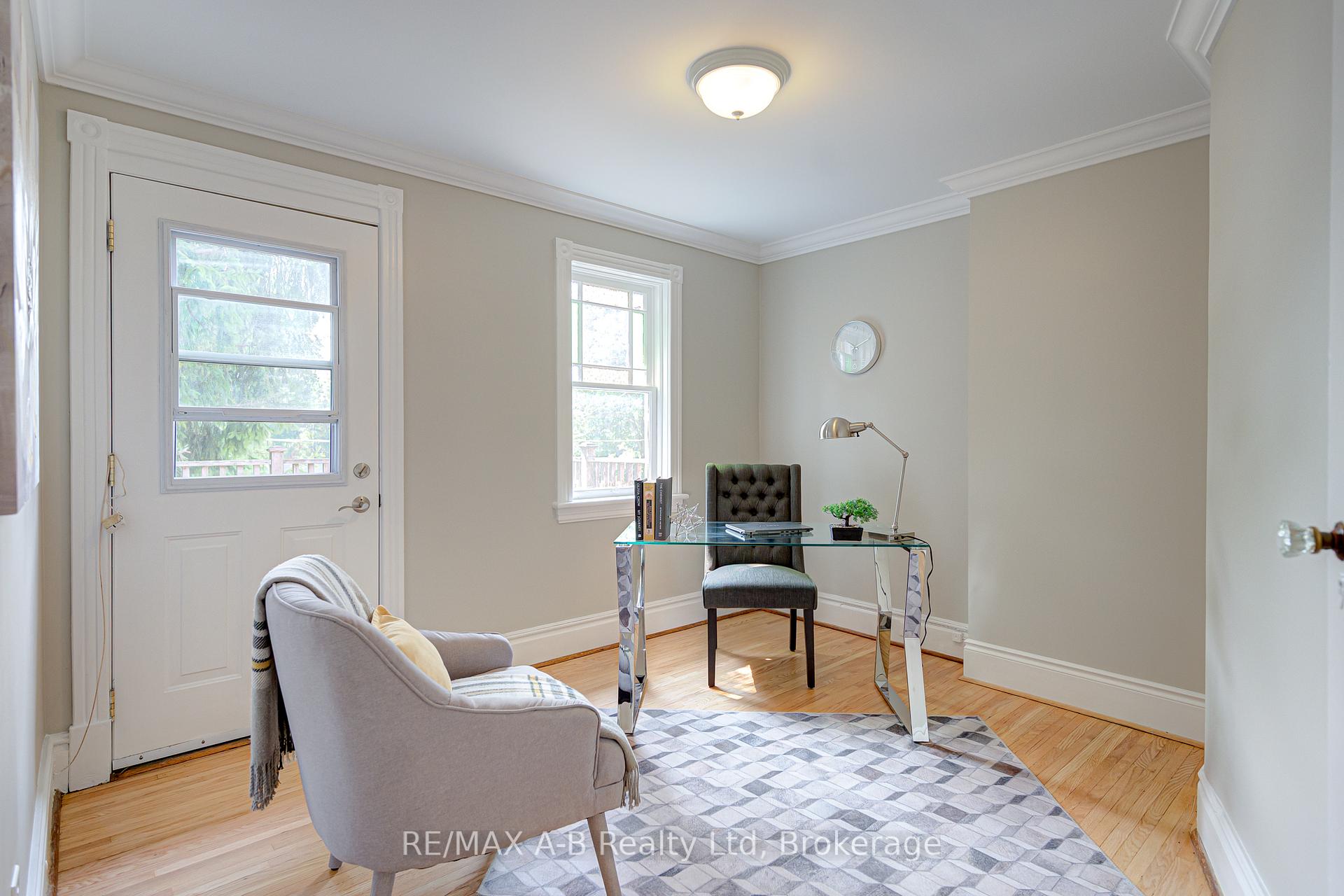 Photo 19 of 120 John Street N, Stratford — HOMEH