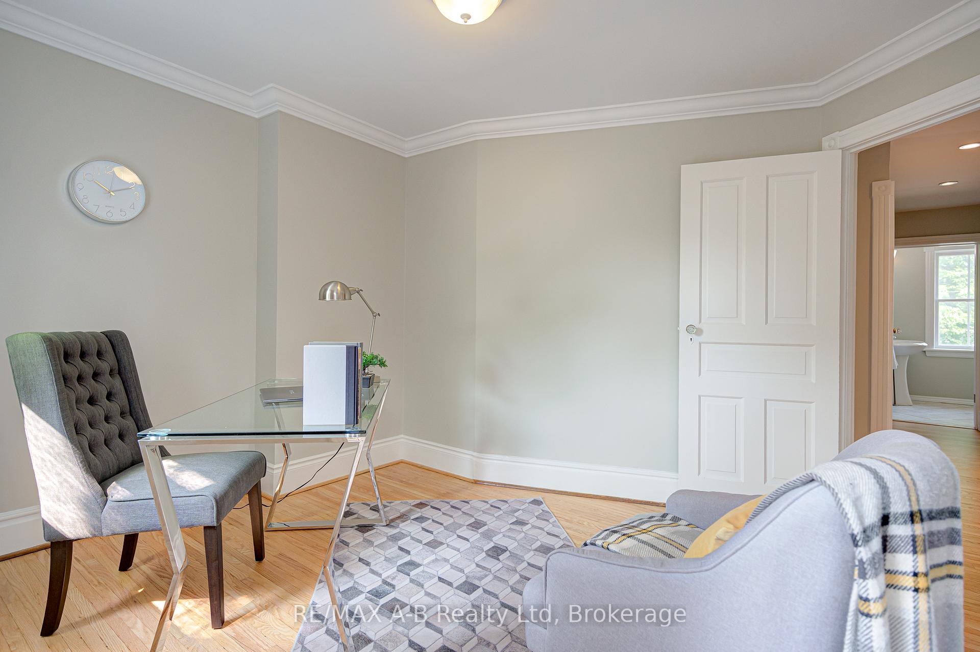 Photo 20 of 120 John Street N, Stratford — HOMEH