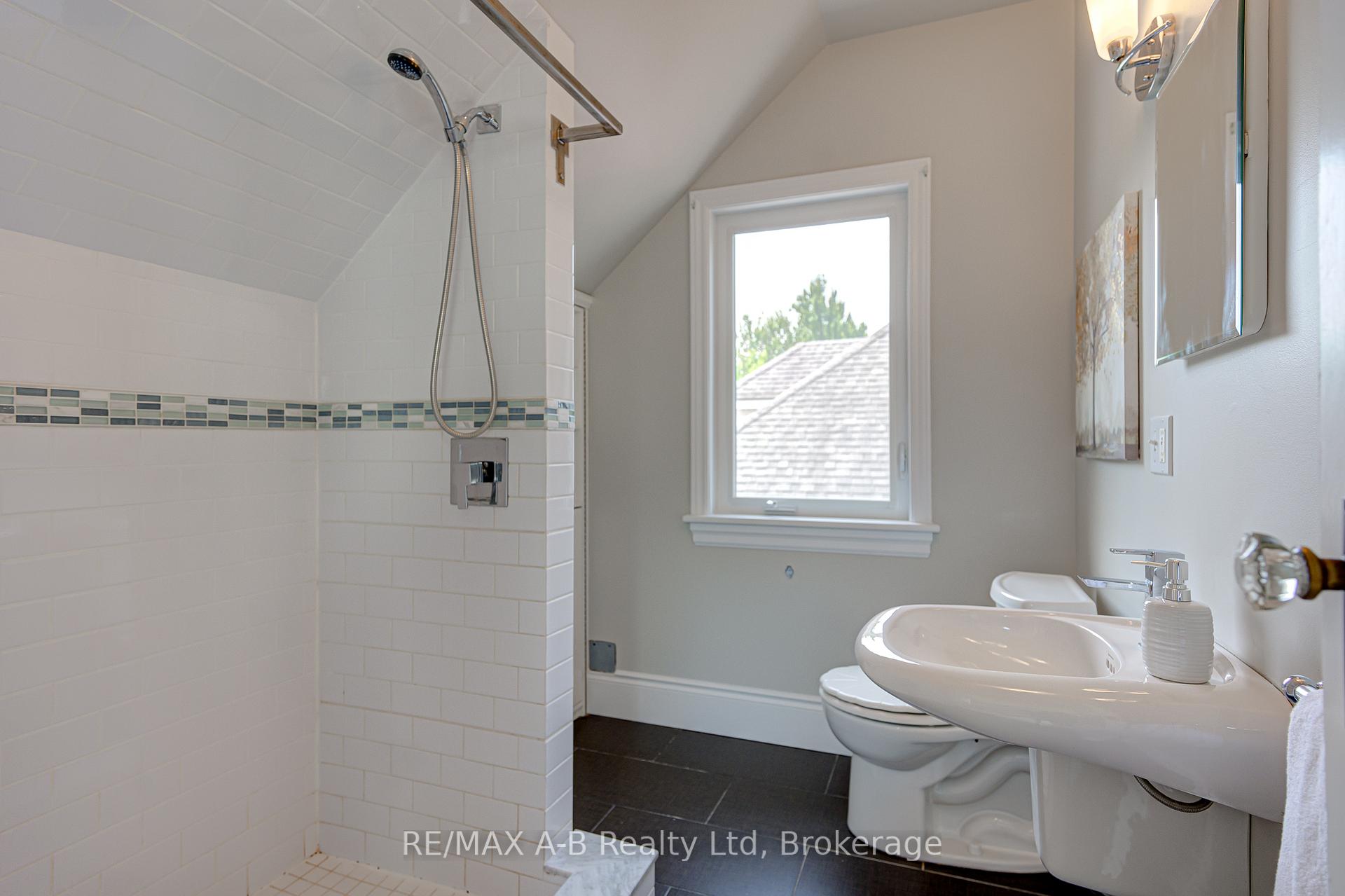 Photo 27 of 120 John Street N, Stratford — HOMEH