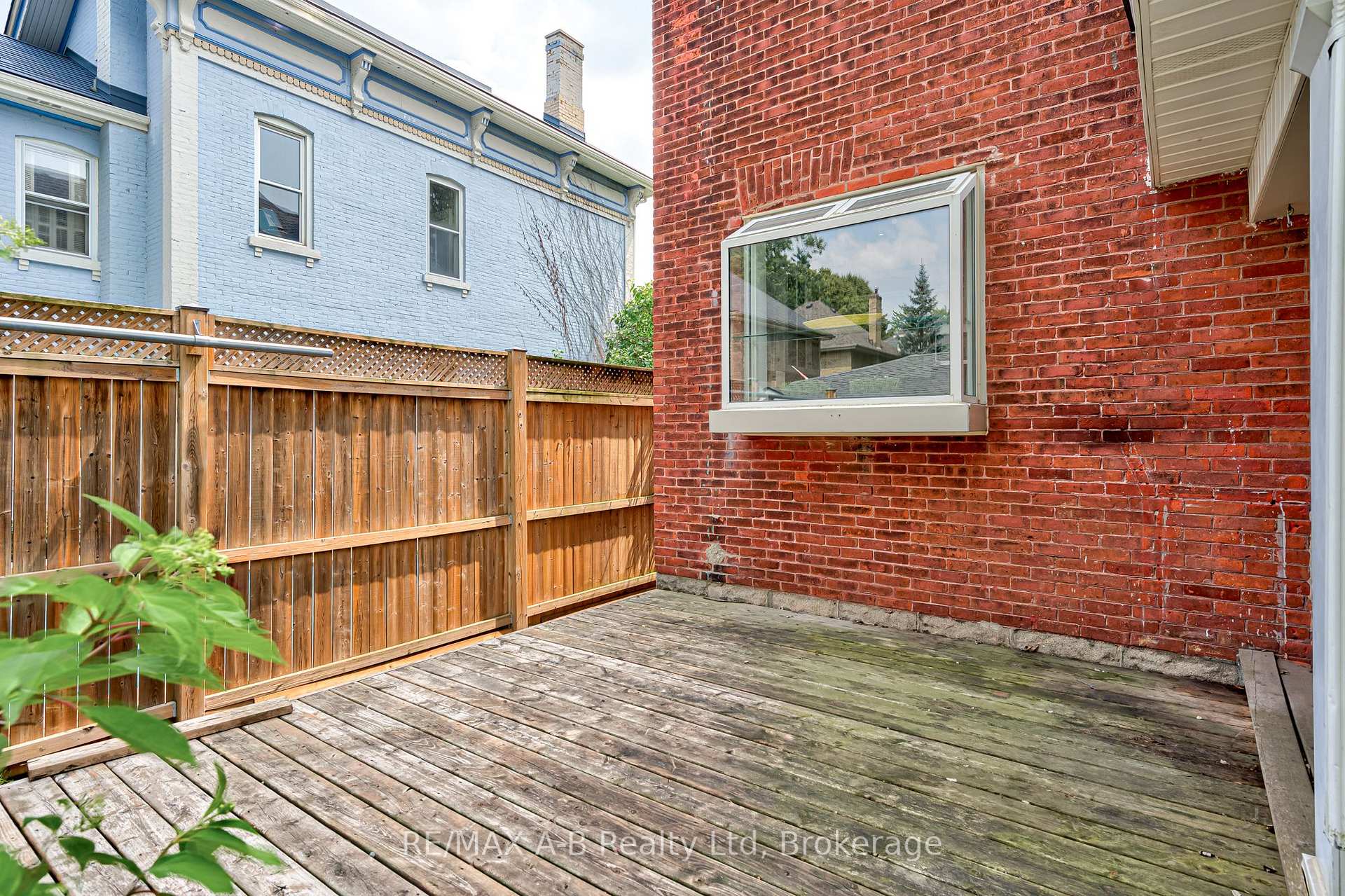 Photo 31 of 120 John Street N, Stratford — HOMEH