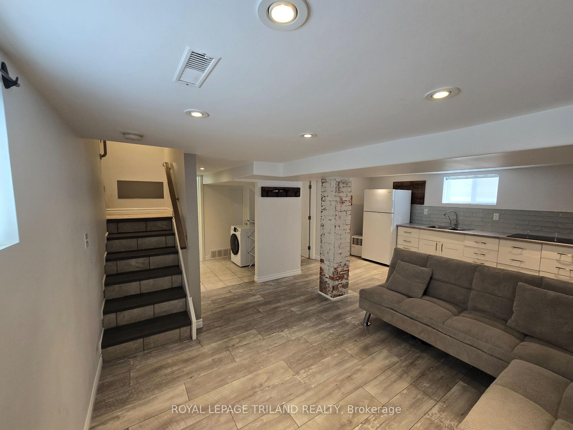 Photo 4 of Unit B, 40 Myrtle Street, St. Thomas — HOMEH