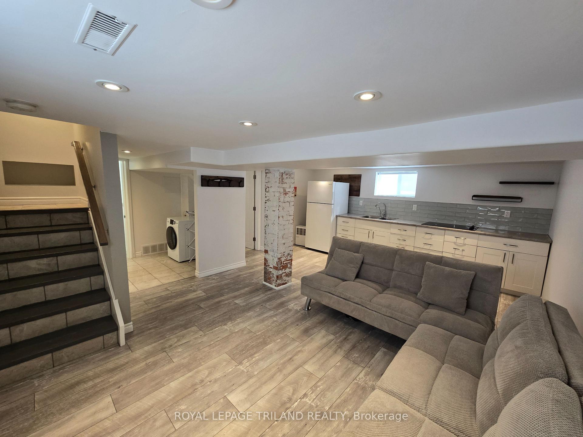 Photo 5 of Unit B, 40 Myrtle Street, St. Thomas — HOMEH