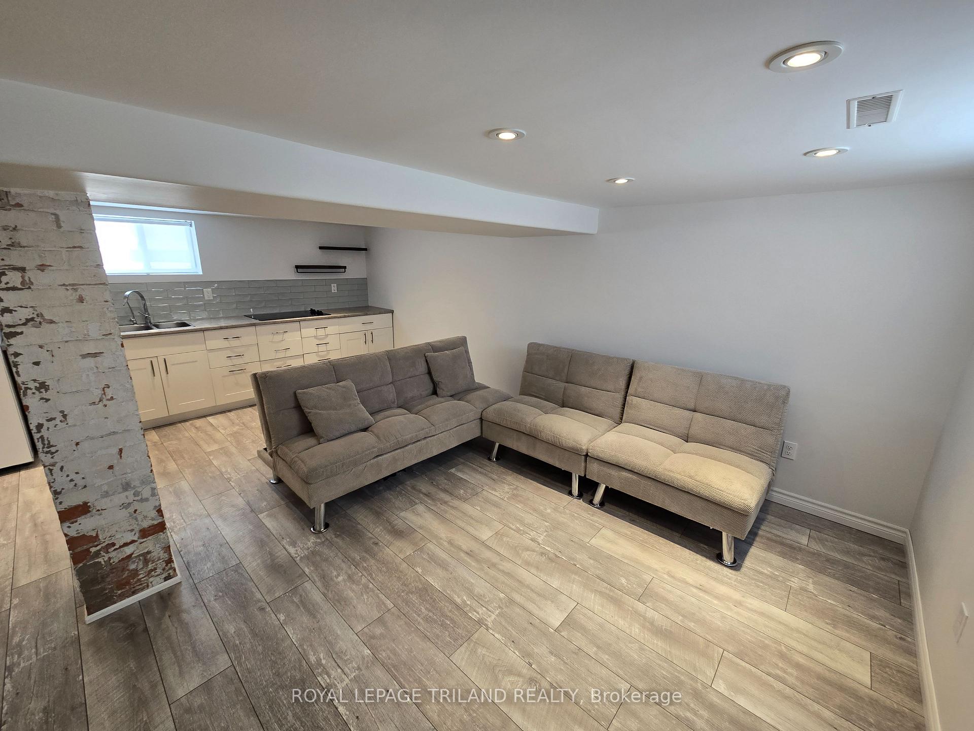 Photo 6 of Unit B, 40 Myrtle Street, St. Thomas — HOMEH