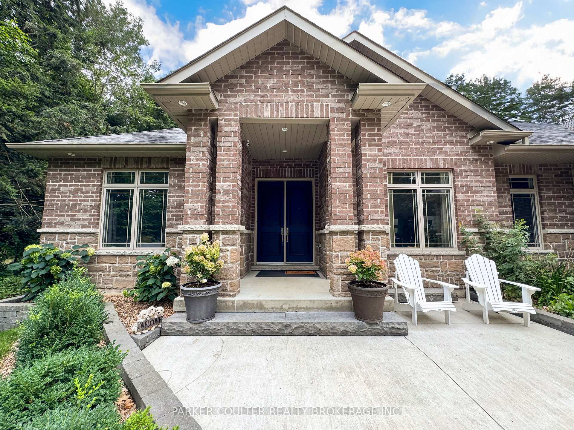 Photo 3 of 20 Marni Lane, Springwater, Rural Springwater — HOMEH