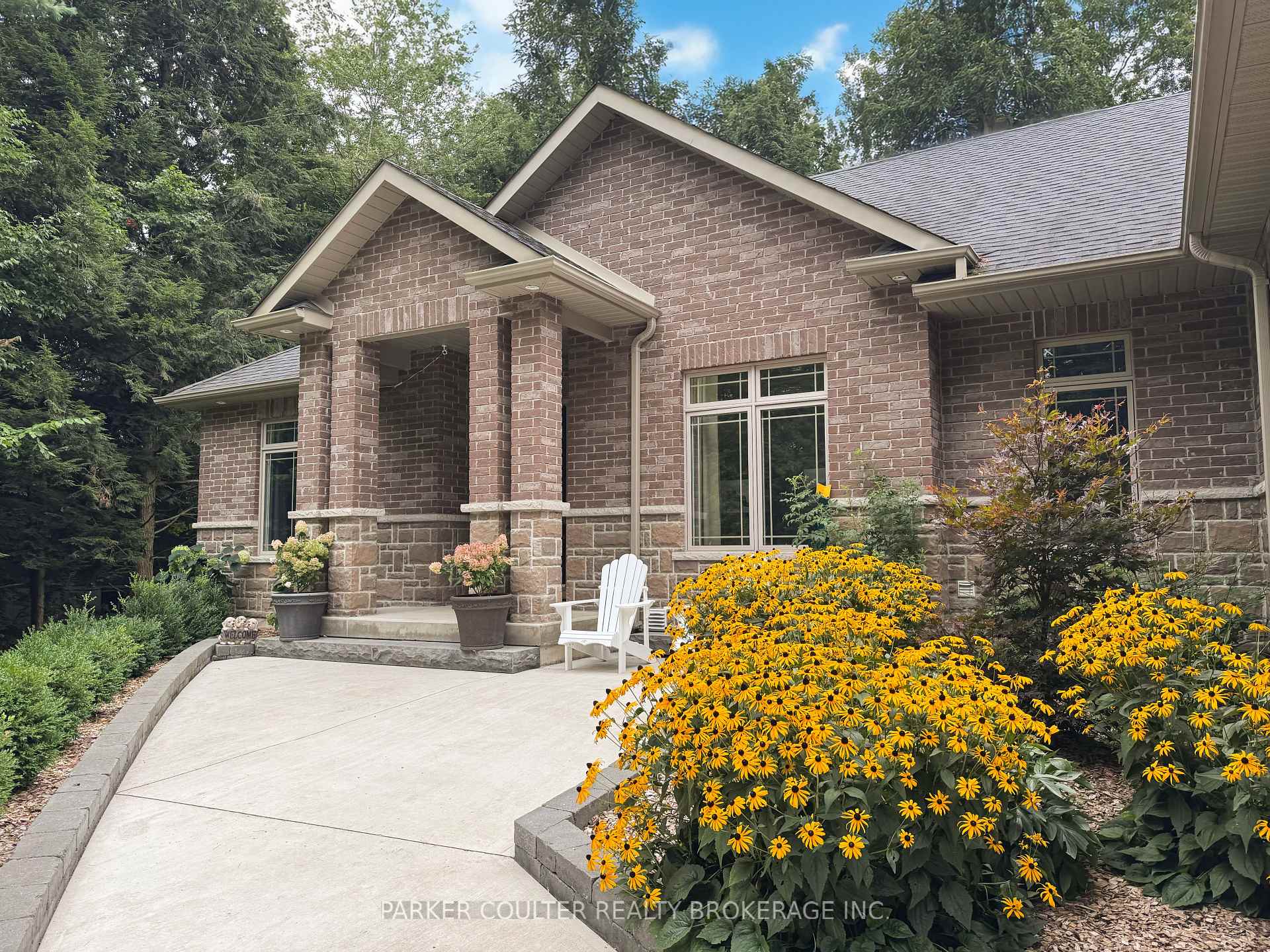 Photo 4 of 20 Marni Lane, Springwater, Rural Springwater — HOMEH