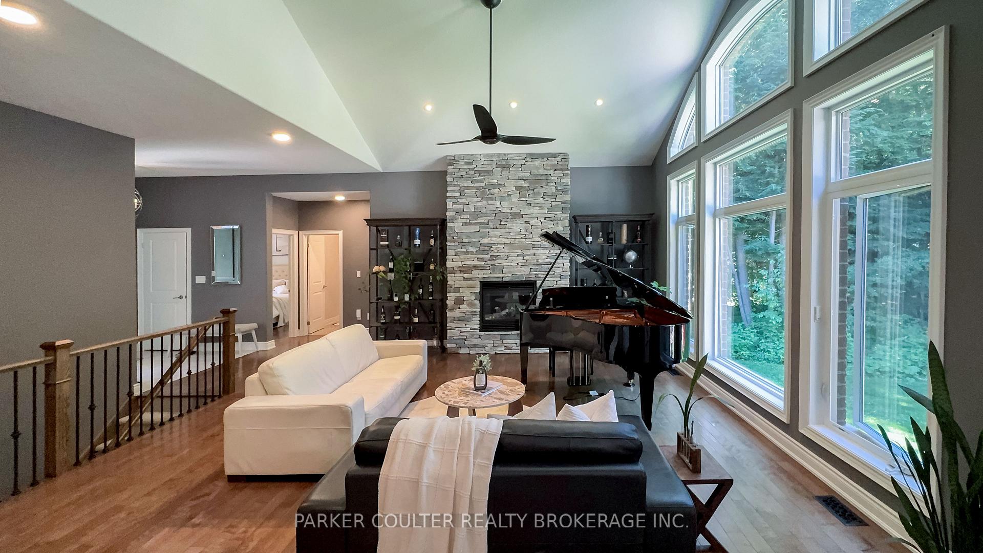 Photo 10 of 20 Marni Lane, Springwater, Rural Springwater — HOMEH