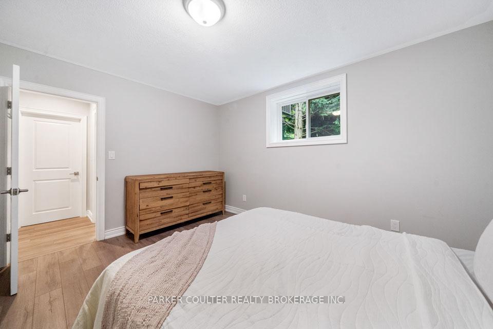 Photo 21 of 20 Marni Lane, Springwater, Rural Springwater — HOMEH