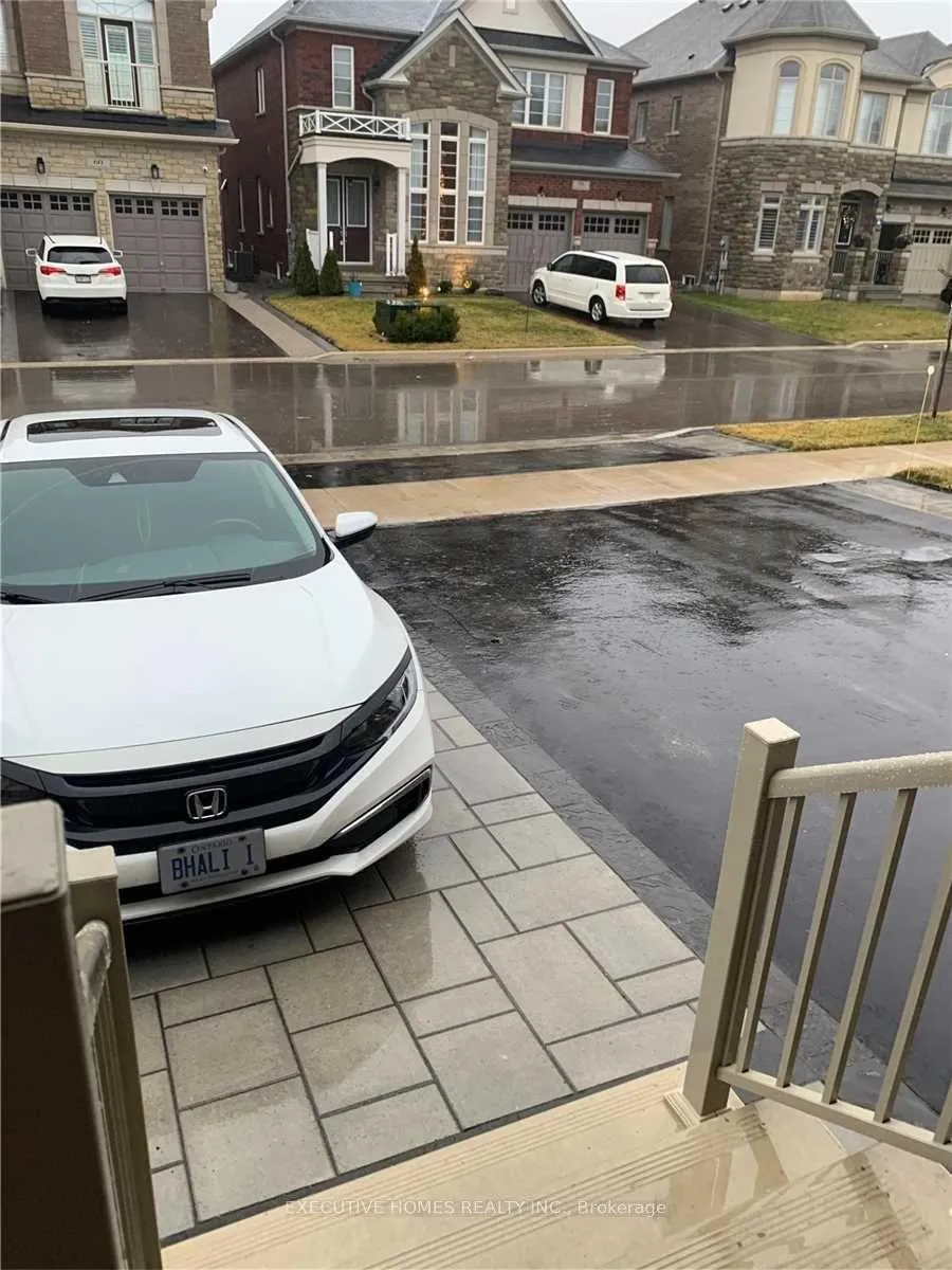 Photo 2 of 59 Golden Hawk Drive, Hamilton, Waterdown — HOMEH