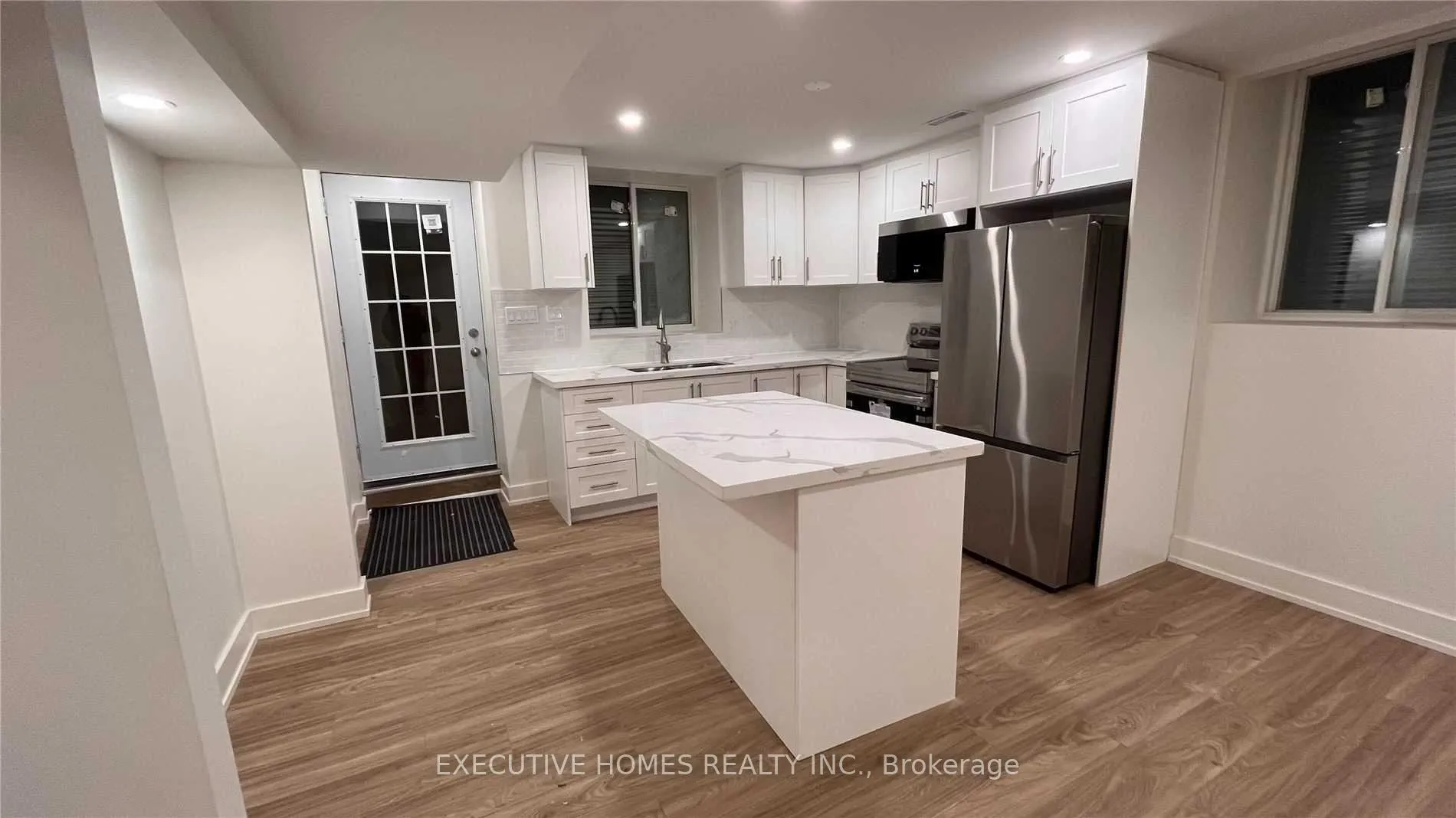 Photo 9 of 59 Golden Hawk Drive, Hamilton, Waterdown — HOMEH
