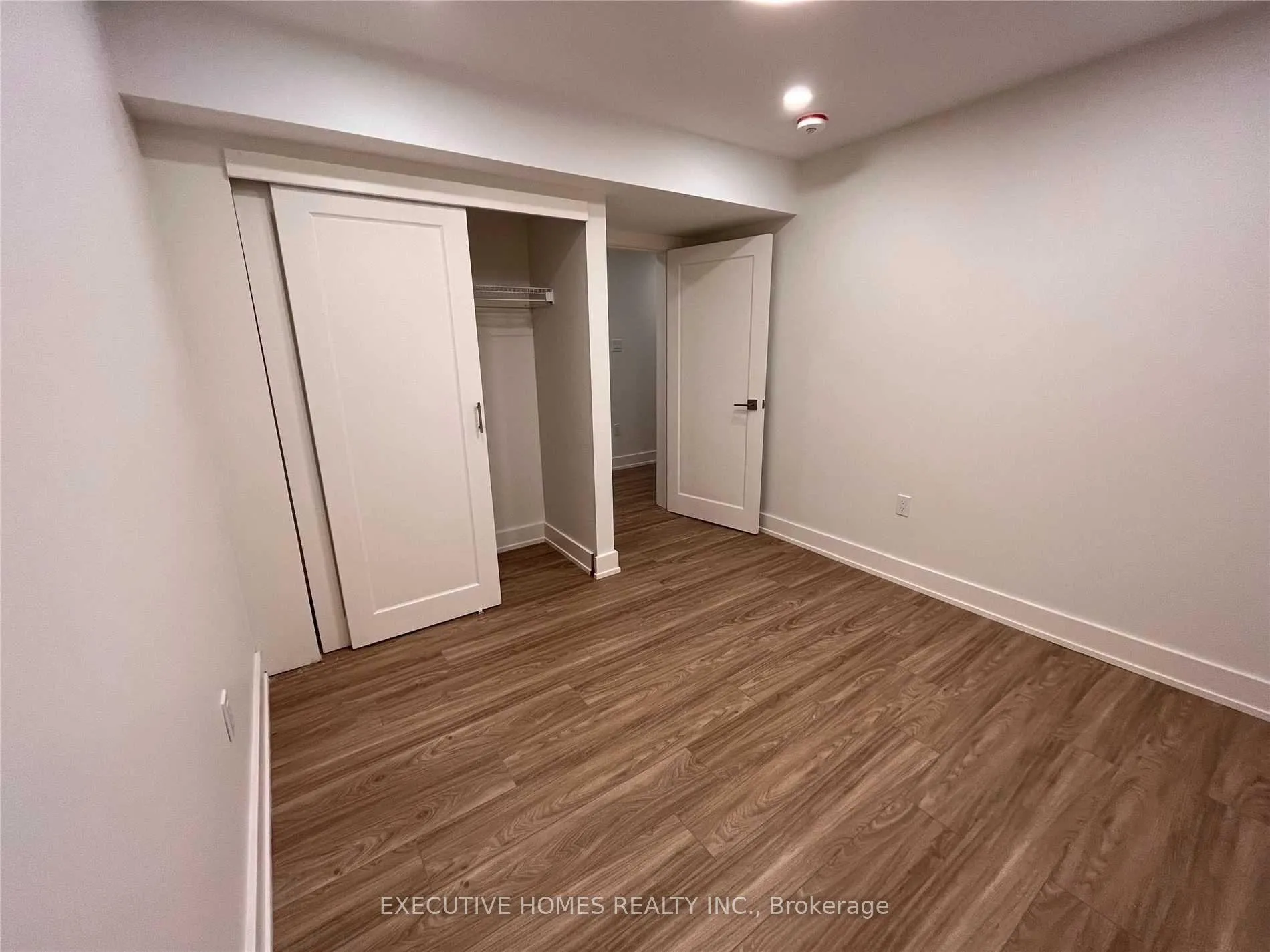 Photo 13 of 59 Golden Hawk Drive, Hamilton, Waterdown — HOMEH