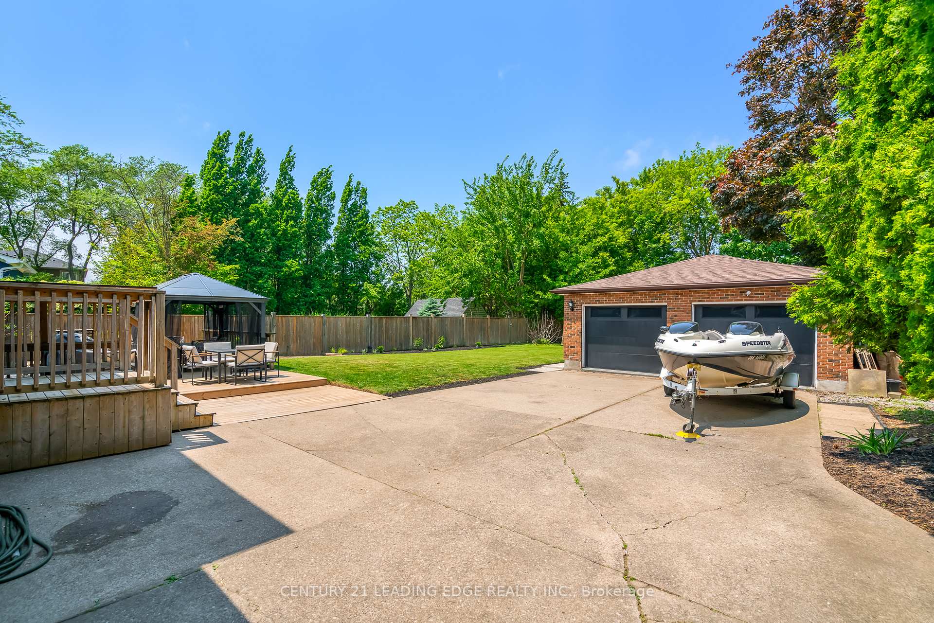 Photo 2 of 1182 Lakeshore Road, St. Catharines, Rural Port — HOMEH