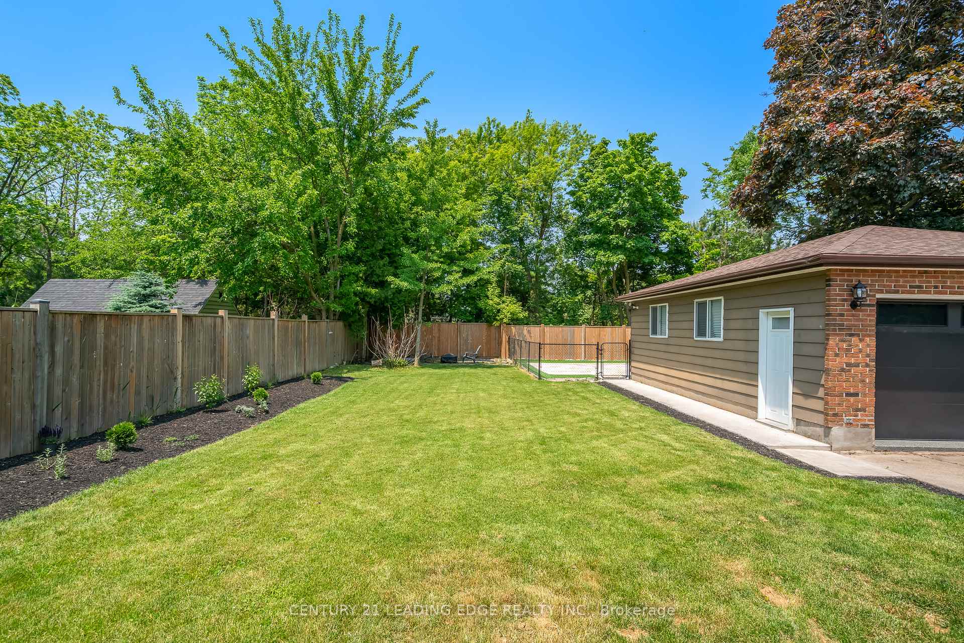 Photo 6 of 1182 Lakeshore Road, St. Catharines, Rural Port — HOMEH