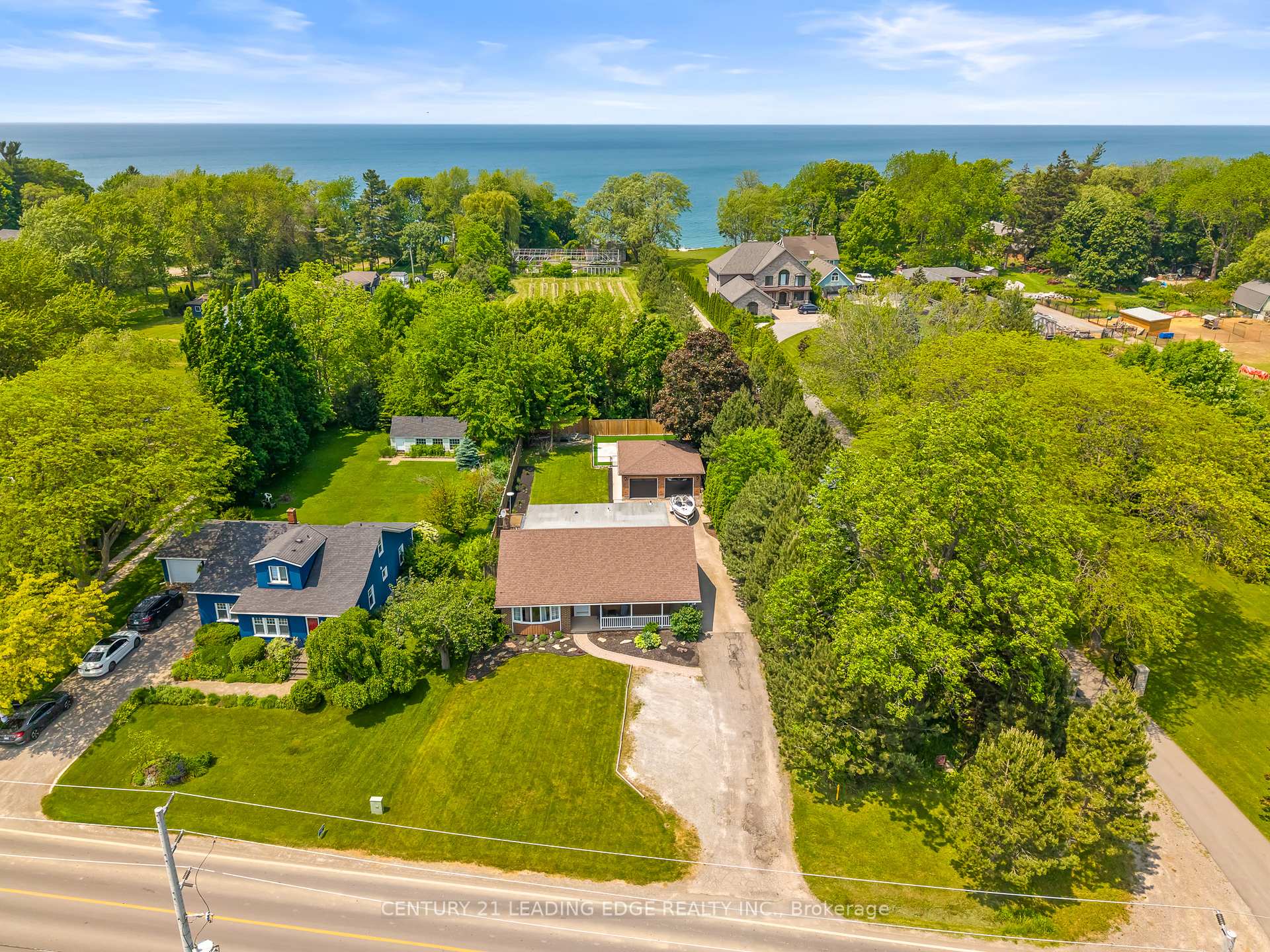 Photo 10 of 1182 Lakeshore Road, St. Catharines, Rural Port — HOMEH