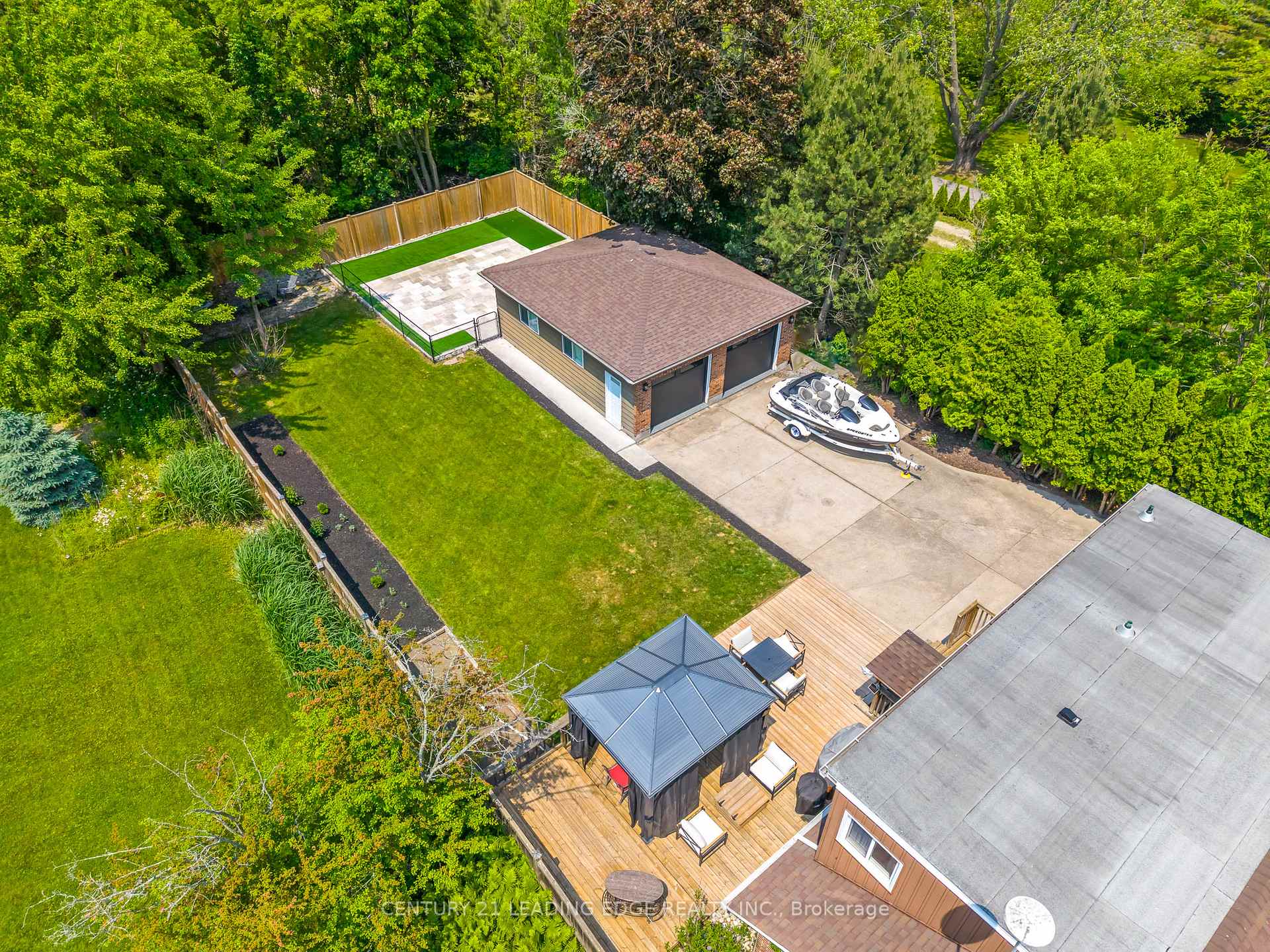 Photo 11 of 1182 Lakeshore Road, St. Catharines, Rural Port — HOMEH