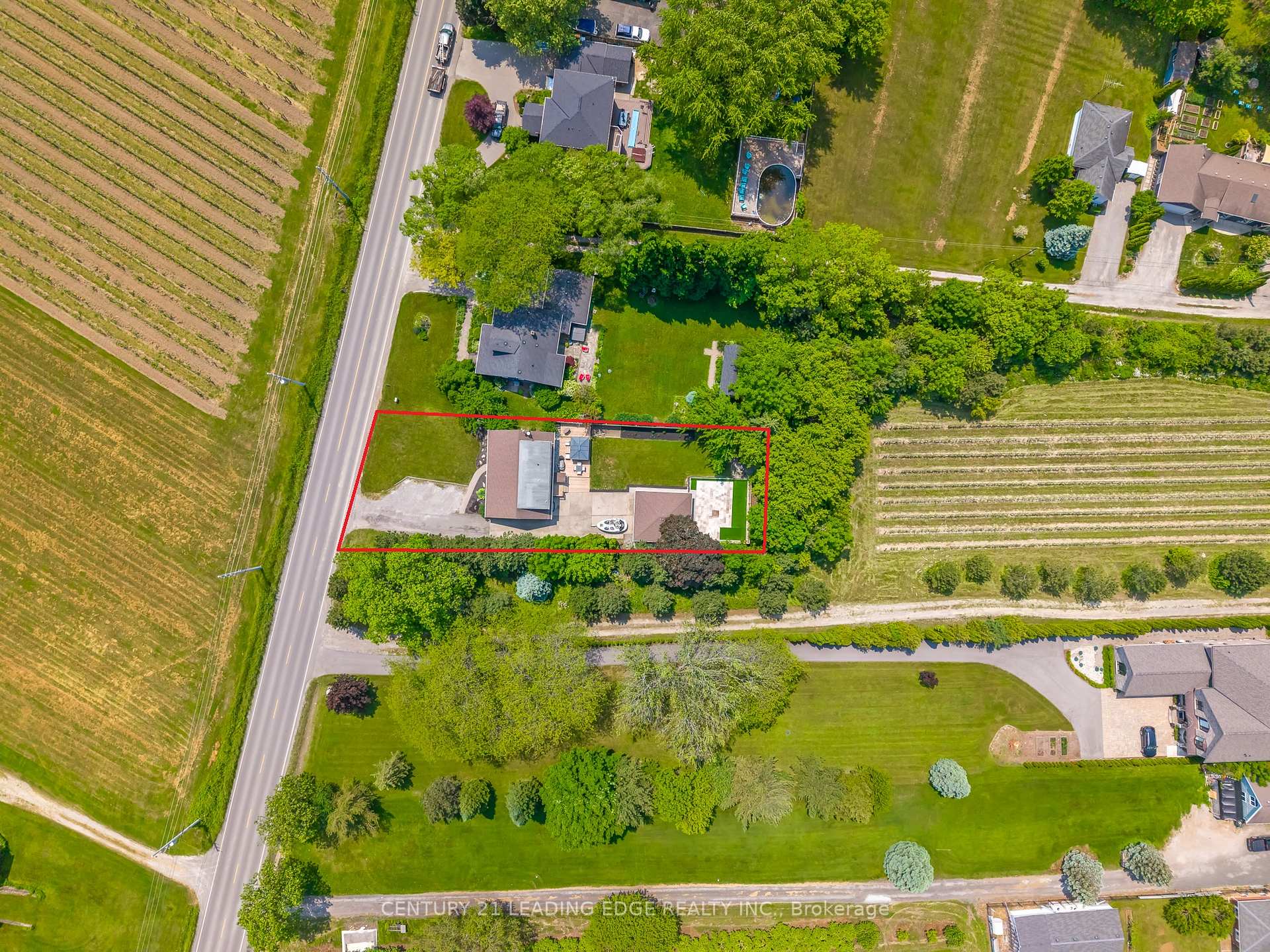 Photo 13 of 1182 Lakeshore Road, St. Catharines, Rural Port — HOMEH