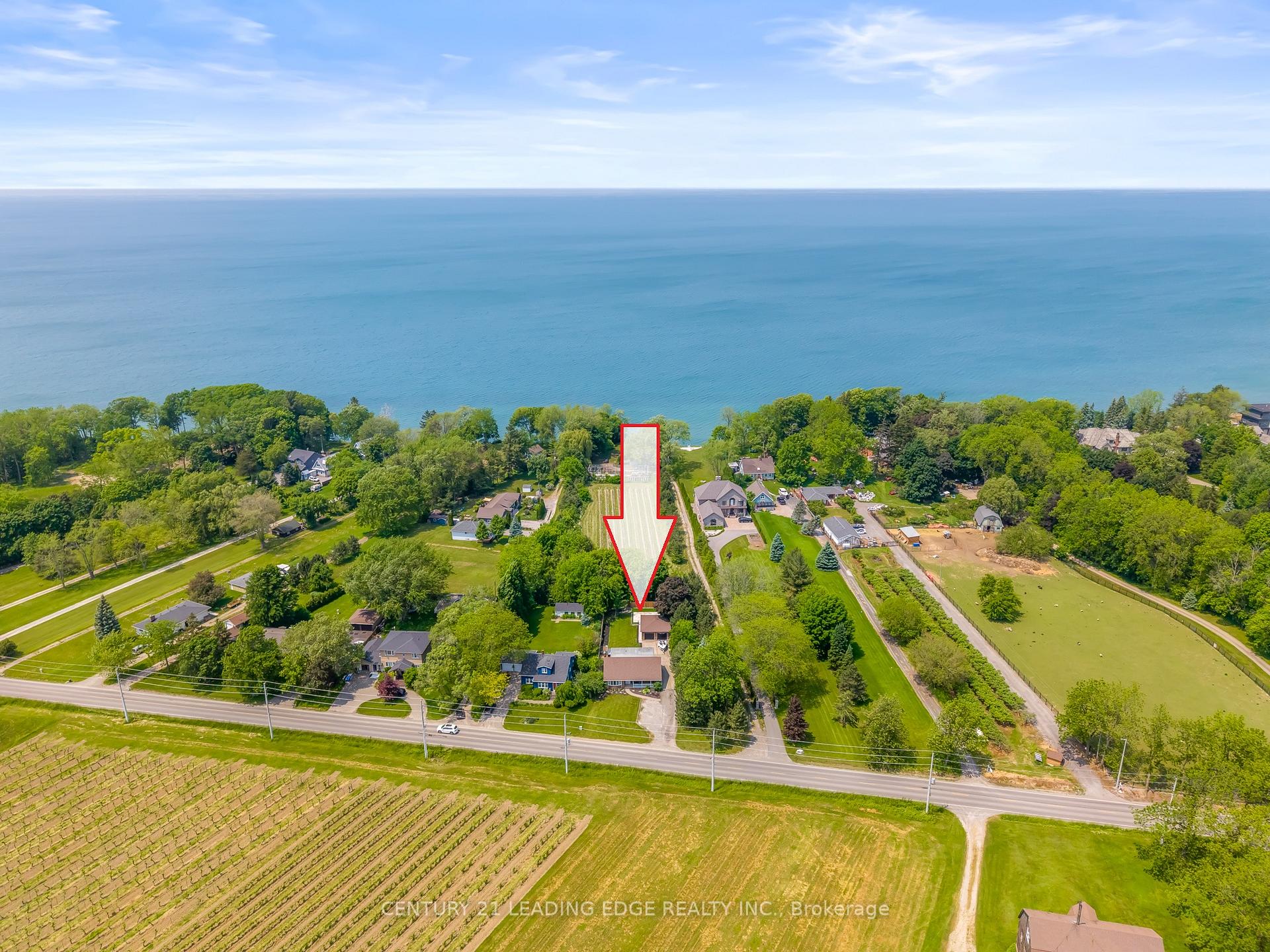 Photo 14 of 1182 Lakeshore Road, St. Catharines, Rural Port — HOMEH
