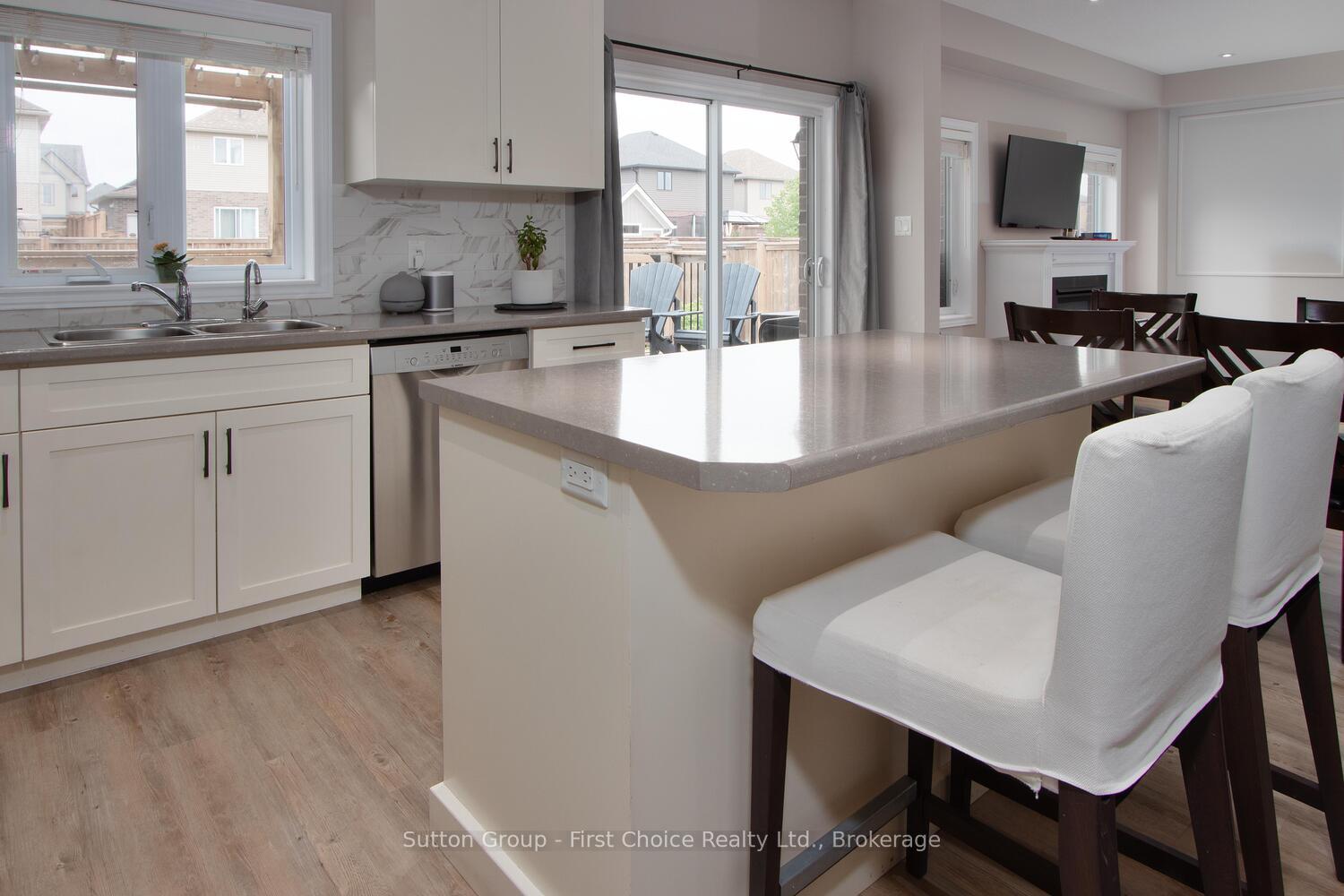 Photo 15 of 116 Thomas Street, Stratford — HOMEH
