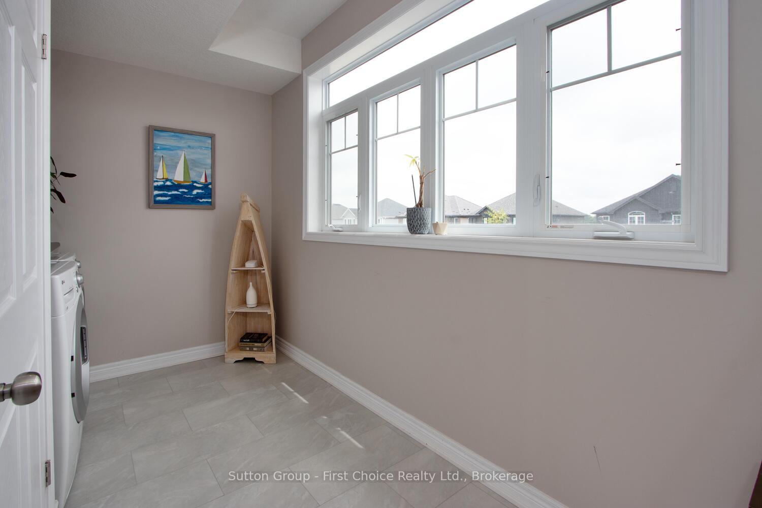 Photo 33 of 116 Thomas Street, Stratford — HOMEH