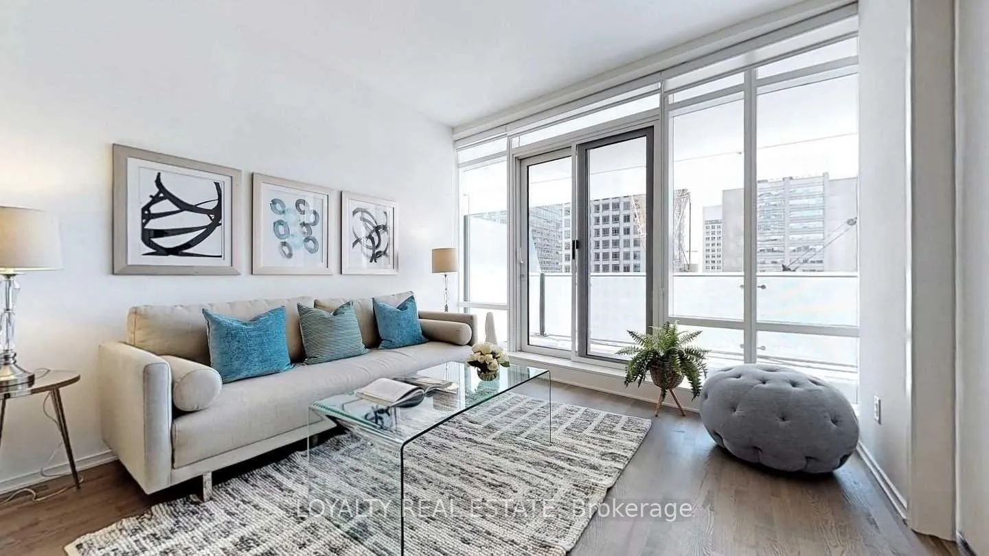Photo 10 of Unit 908, 1 Bloor Street E, Toronto, Church-Yonge Corridor — HOMEH