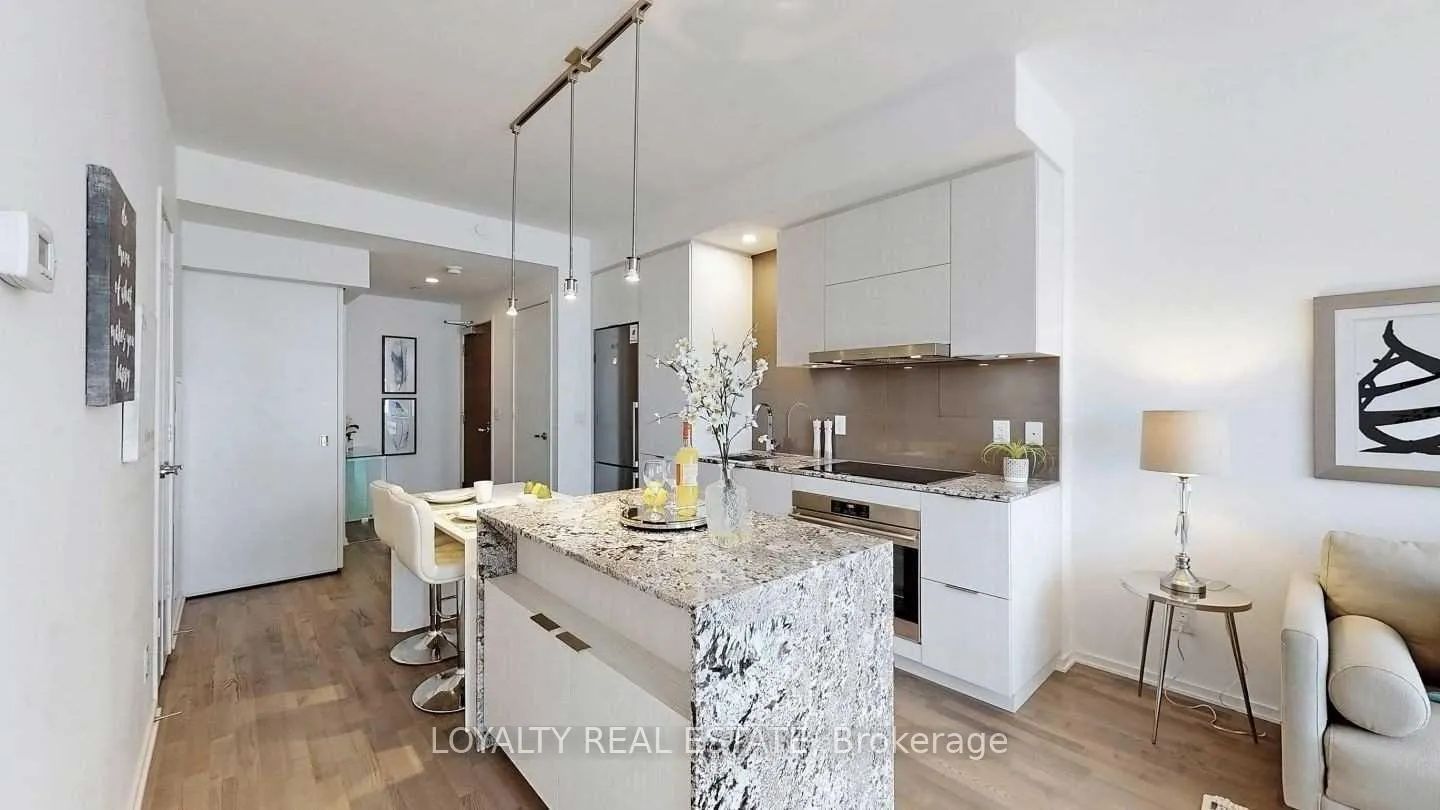 Photo 12 of Unit 908, 1 Bloor Street E, Toronto, Church-Yonge Corridor — HOMEH