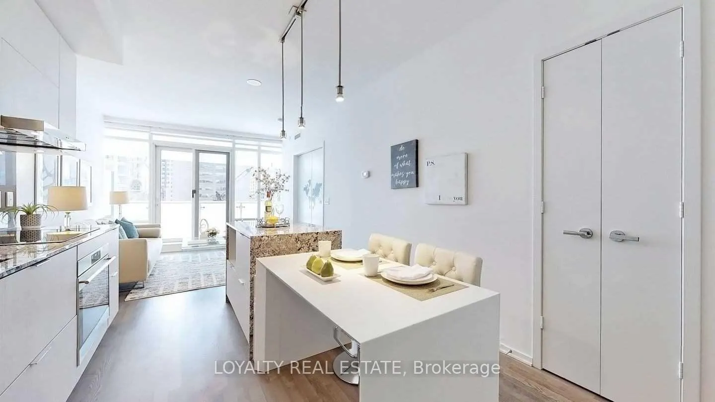 Photo 14 of Unit 908, 1 Bloor Street E, Toronto, Church-Yonge Corridor — HOMEH