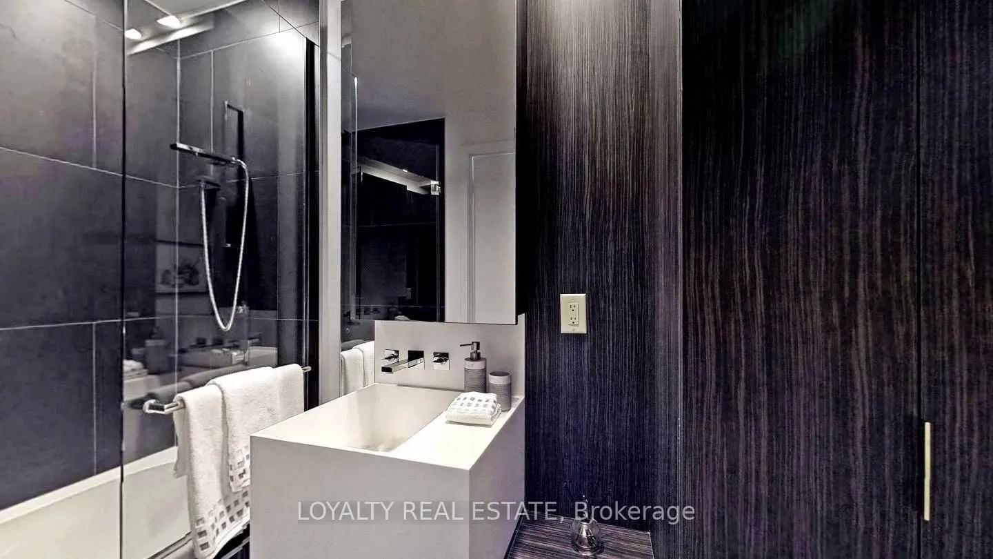 Photo 22 of Unit 908, 1 Bloor Street E, Toronto, Church-Yonge Corridor — HOMEH