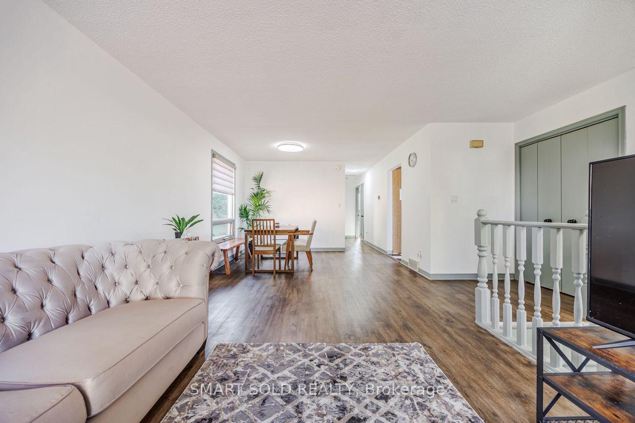 Photo 4 of 44 Hemlock Street, St. Catharines, Burleigh Hill — HOMEH