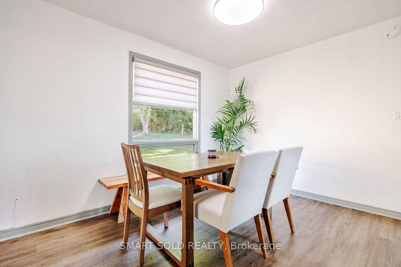 Photo 5 of 44 Hemlock Street, St. Catharines, Burleigh Hill — HOMEH