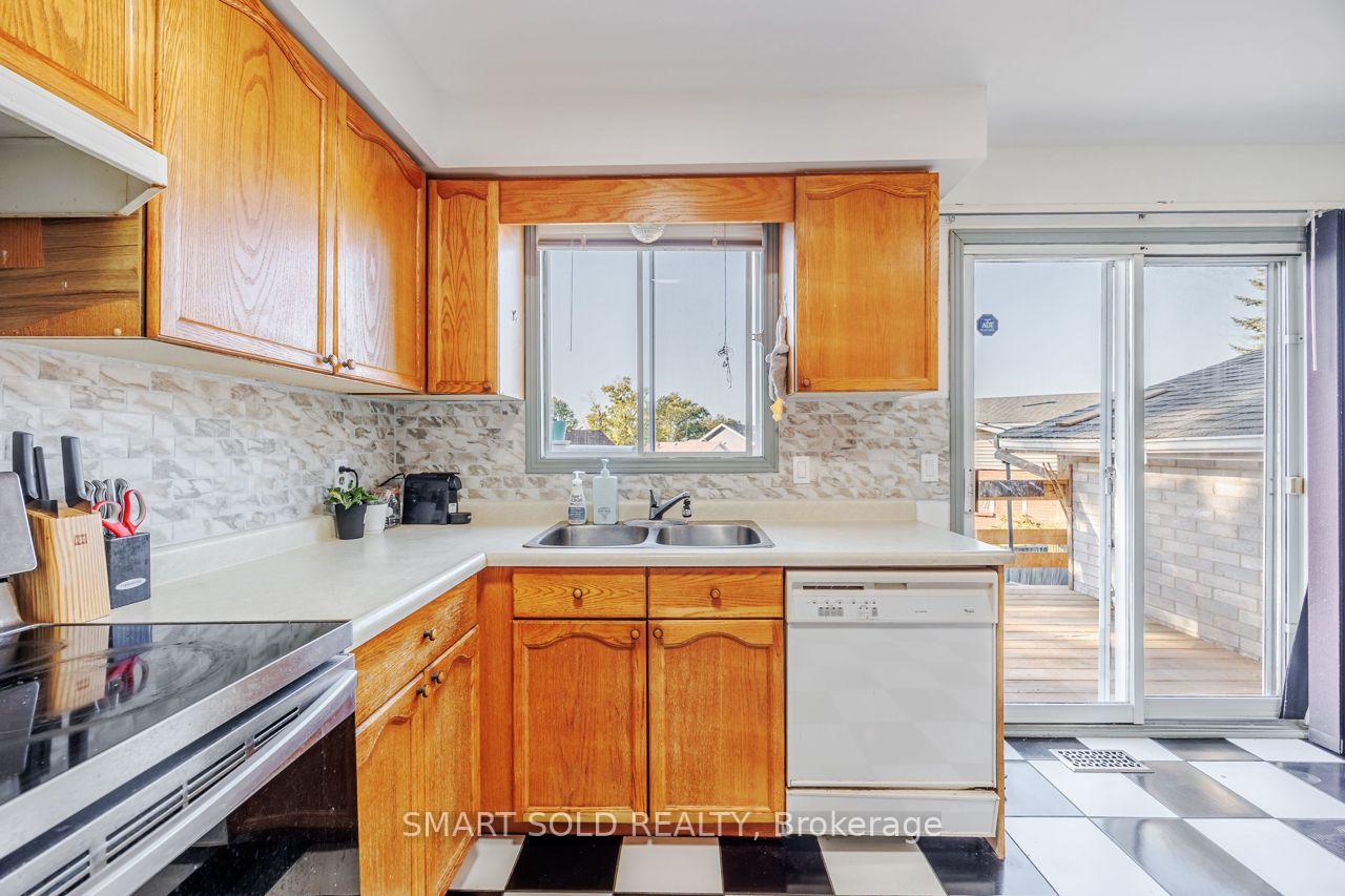 Photo 8 of 44 Hemlock Street, St. Catharines, Burleigh Hill — HOMEH