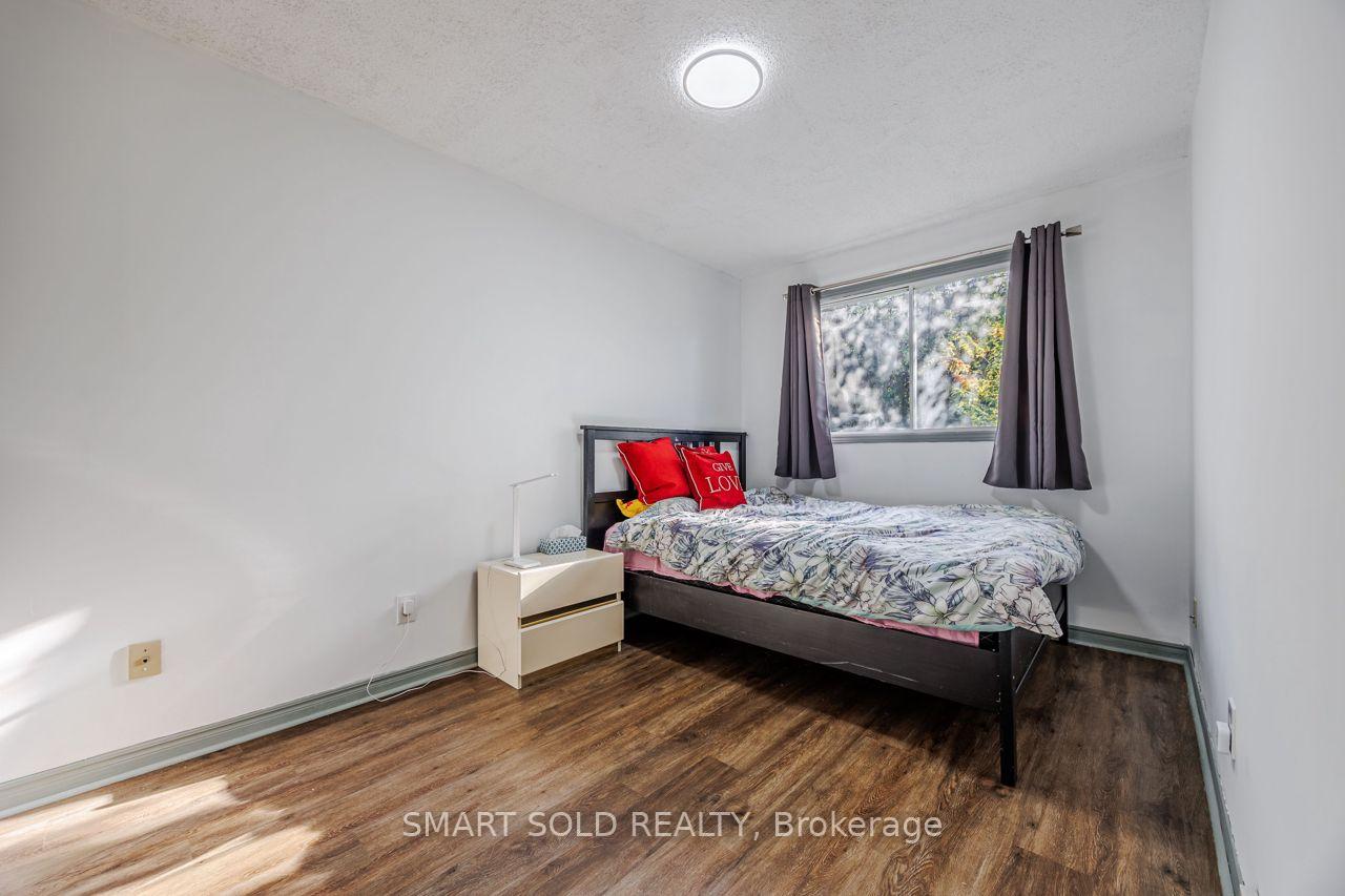 Photo 10 of 44 Hemlock Street, St. Catharines, Burleigh Hill — HOMEH