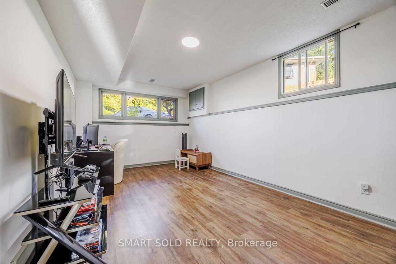 Photo 16 of 44 Hemlock Street, St. Catharines, Burleigh Hill — HOMEH