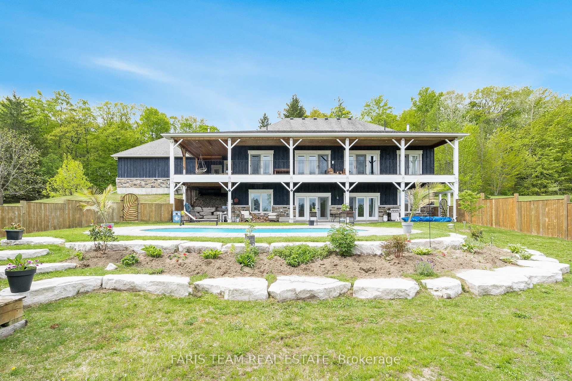 Photo 32 of 1933 Vespra Valley Road, Springwater, Minesing — HOMEH