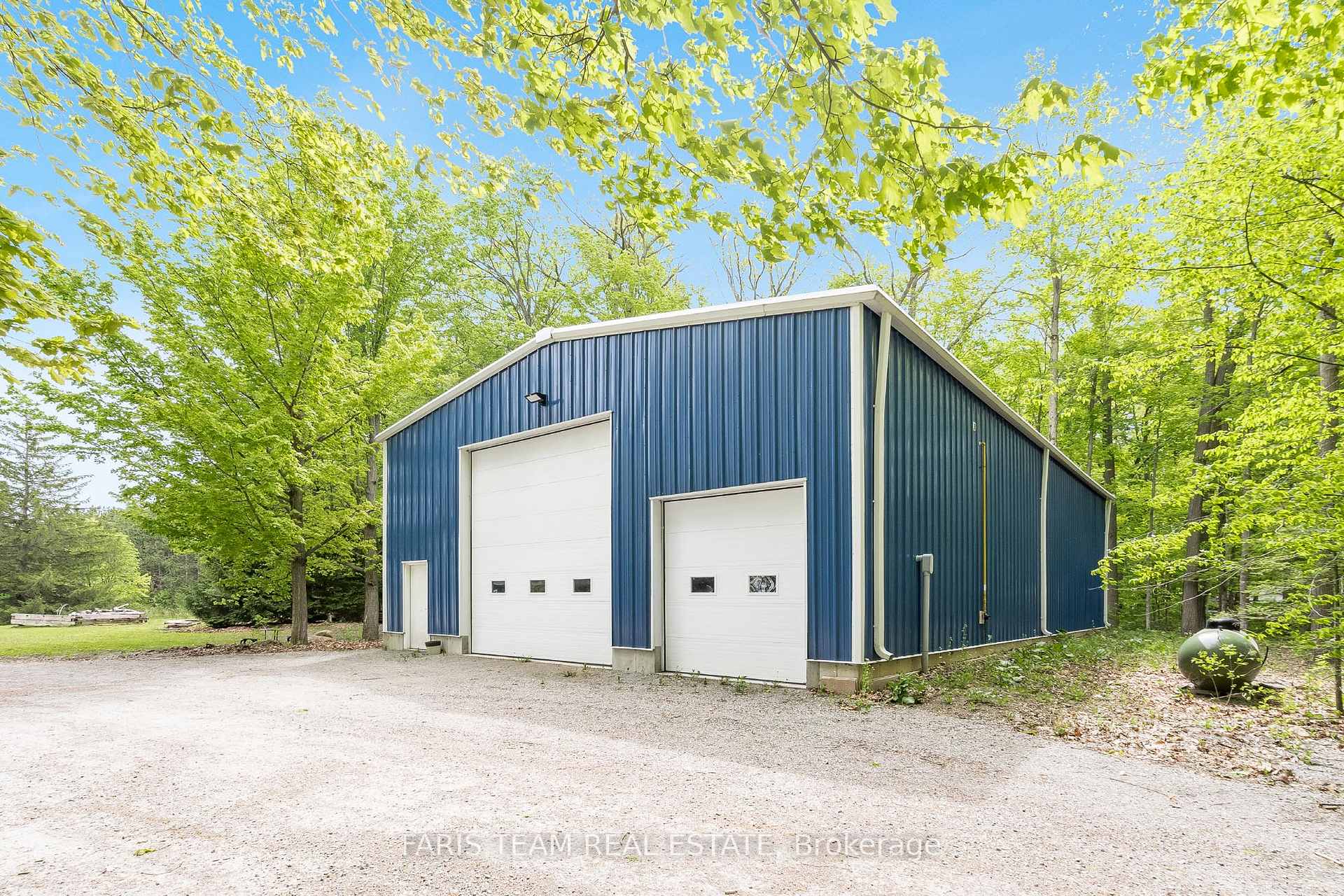 Photo 35 of 1933 Vespra Valley Road, Springwater, Minesing — HOMEH