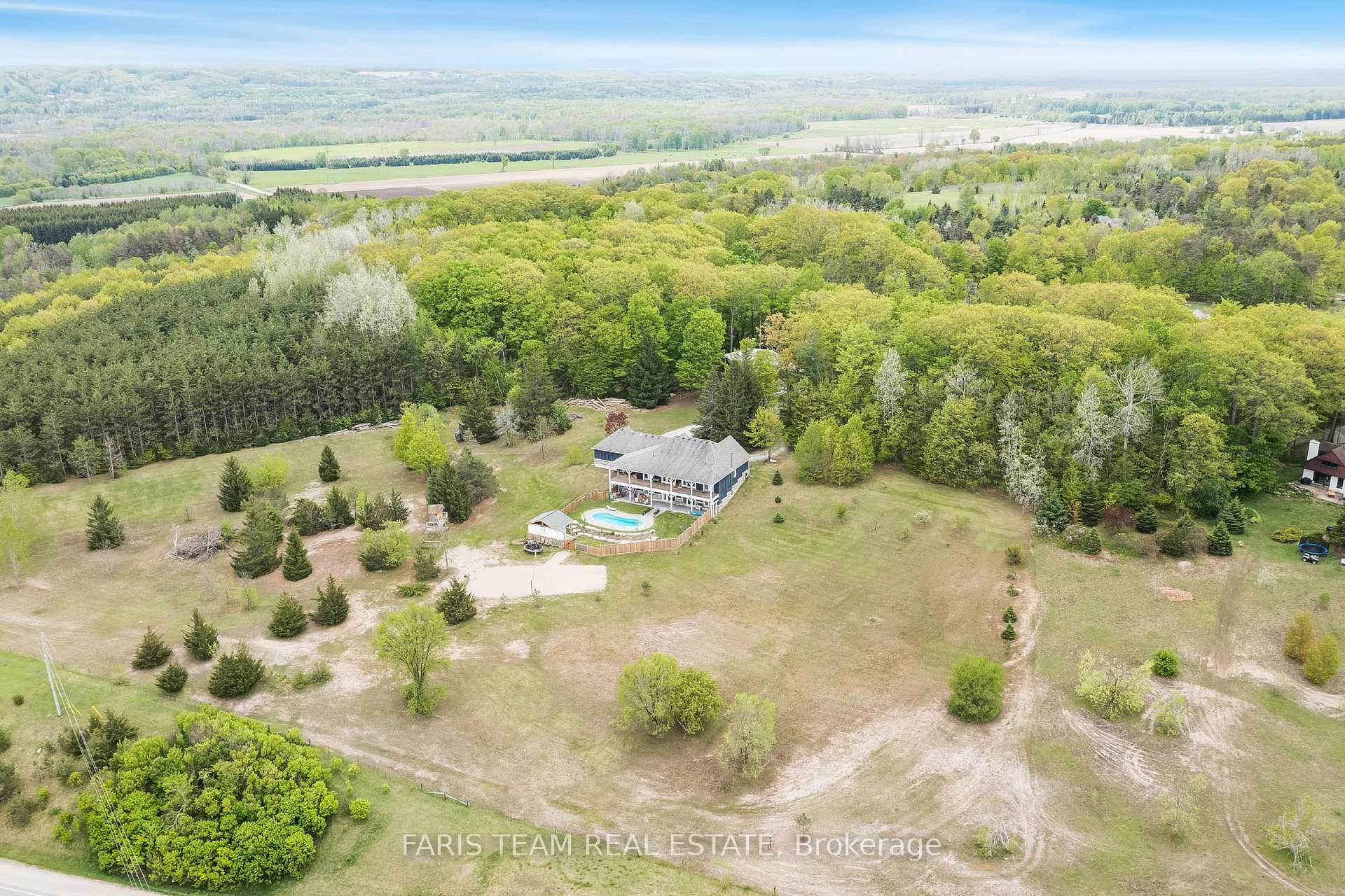 Photo 37 of 1933 Vespra Valley Road, Springwater, Minesing — HOMEH
