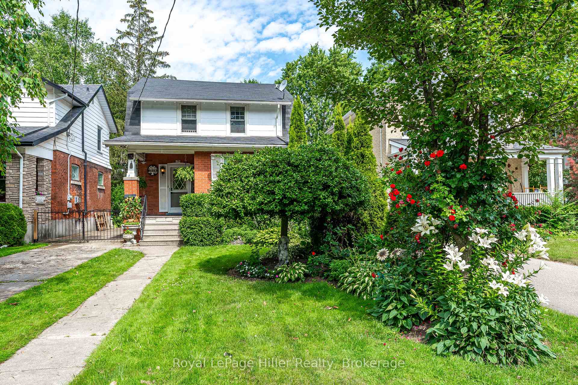 Front of 120 St Vincent Street S