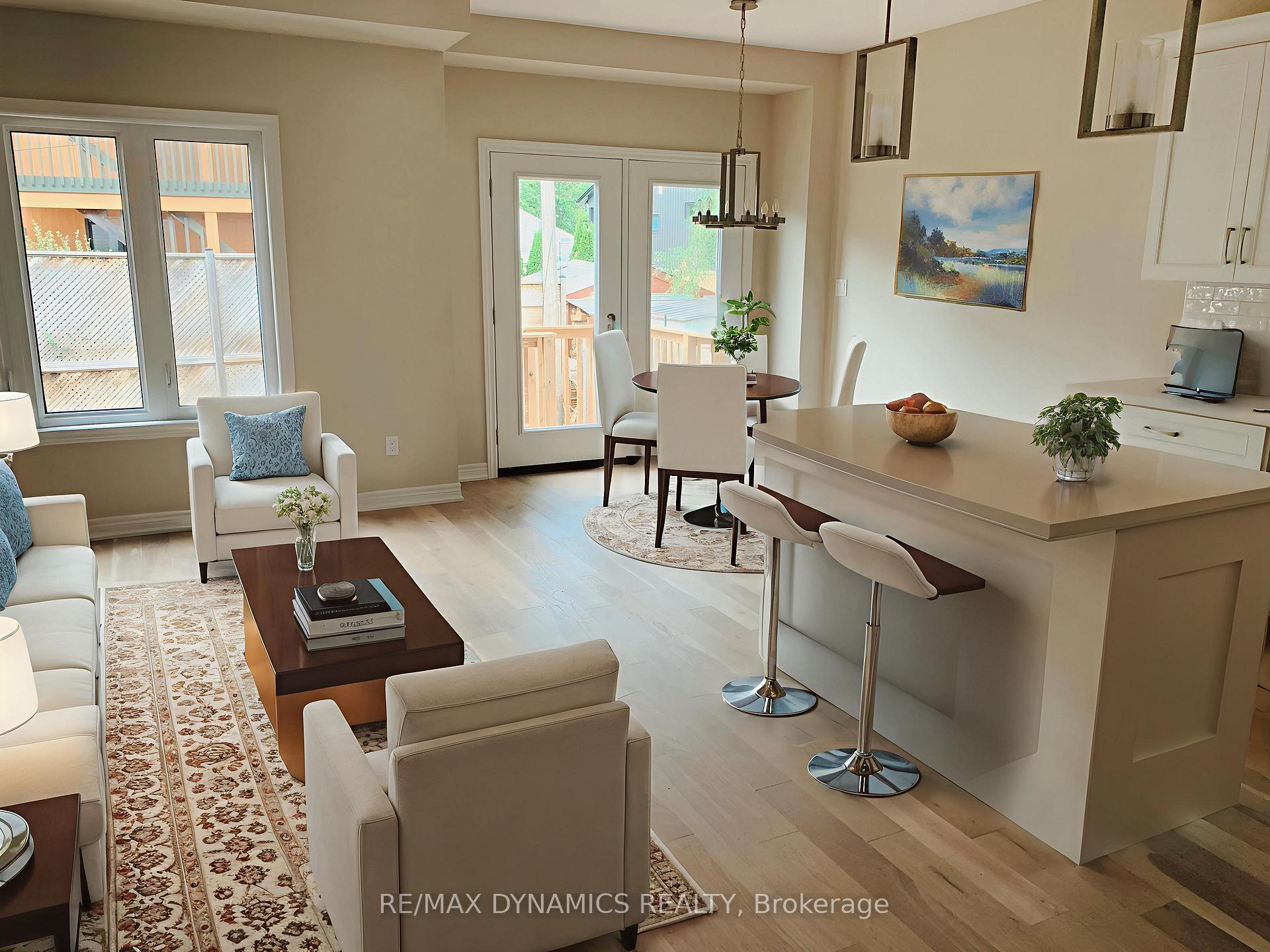 Photo 4 of 39 C Beachaven Drive, St. Catharines, Port Weller — HOMEH