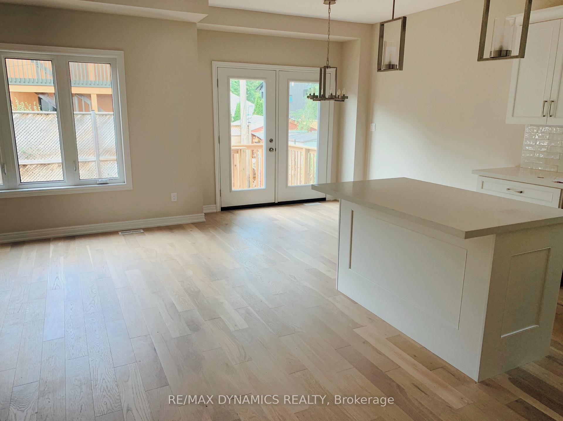 Photo 5 of 39 C Beachaven Drive, St. Catharines, Port Weller — HOMEH