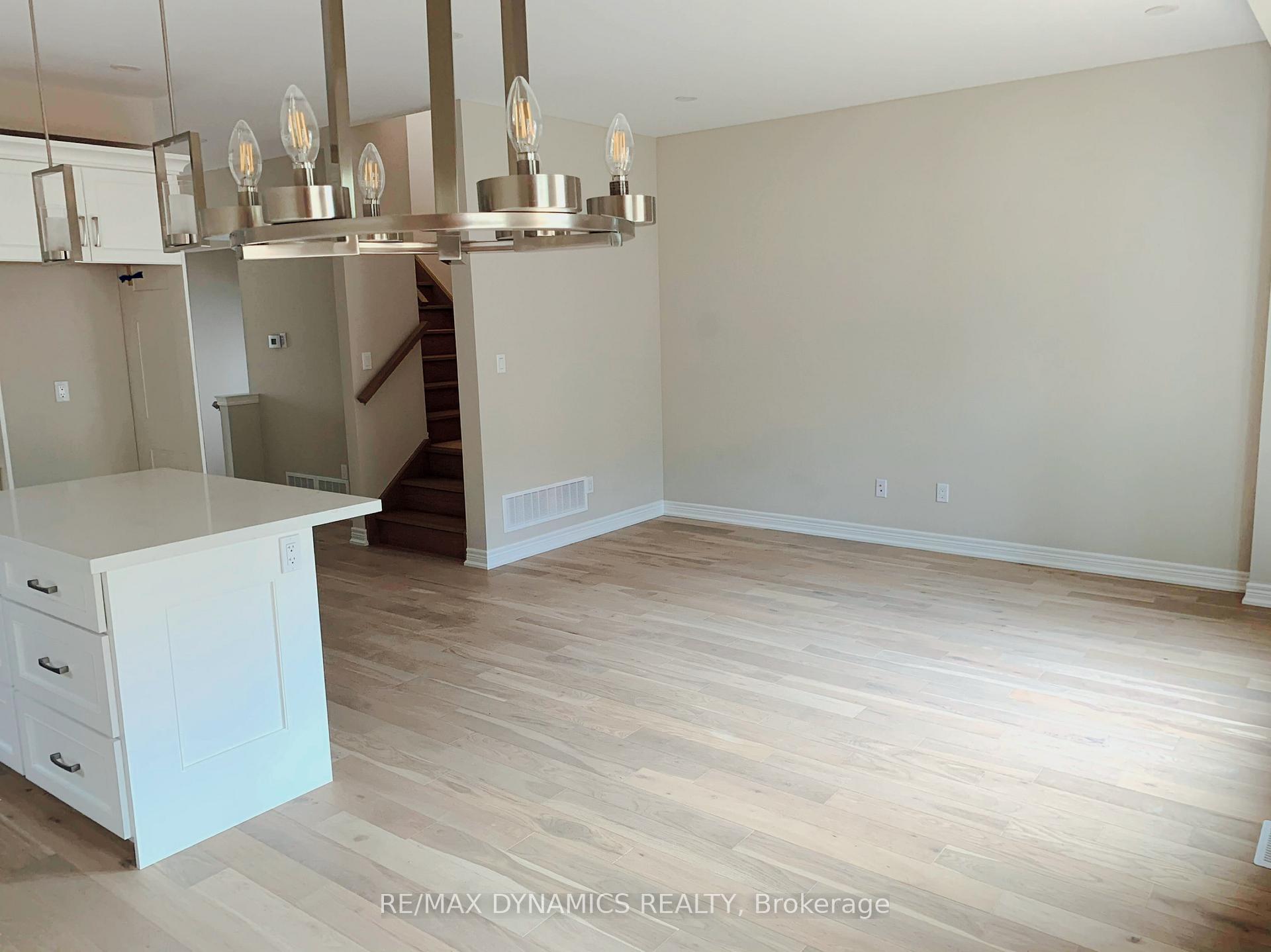 Photo 8 of 39 C Beachaven Drive, St. Catharines, Port Weller — HOMEH