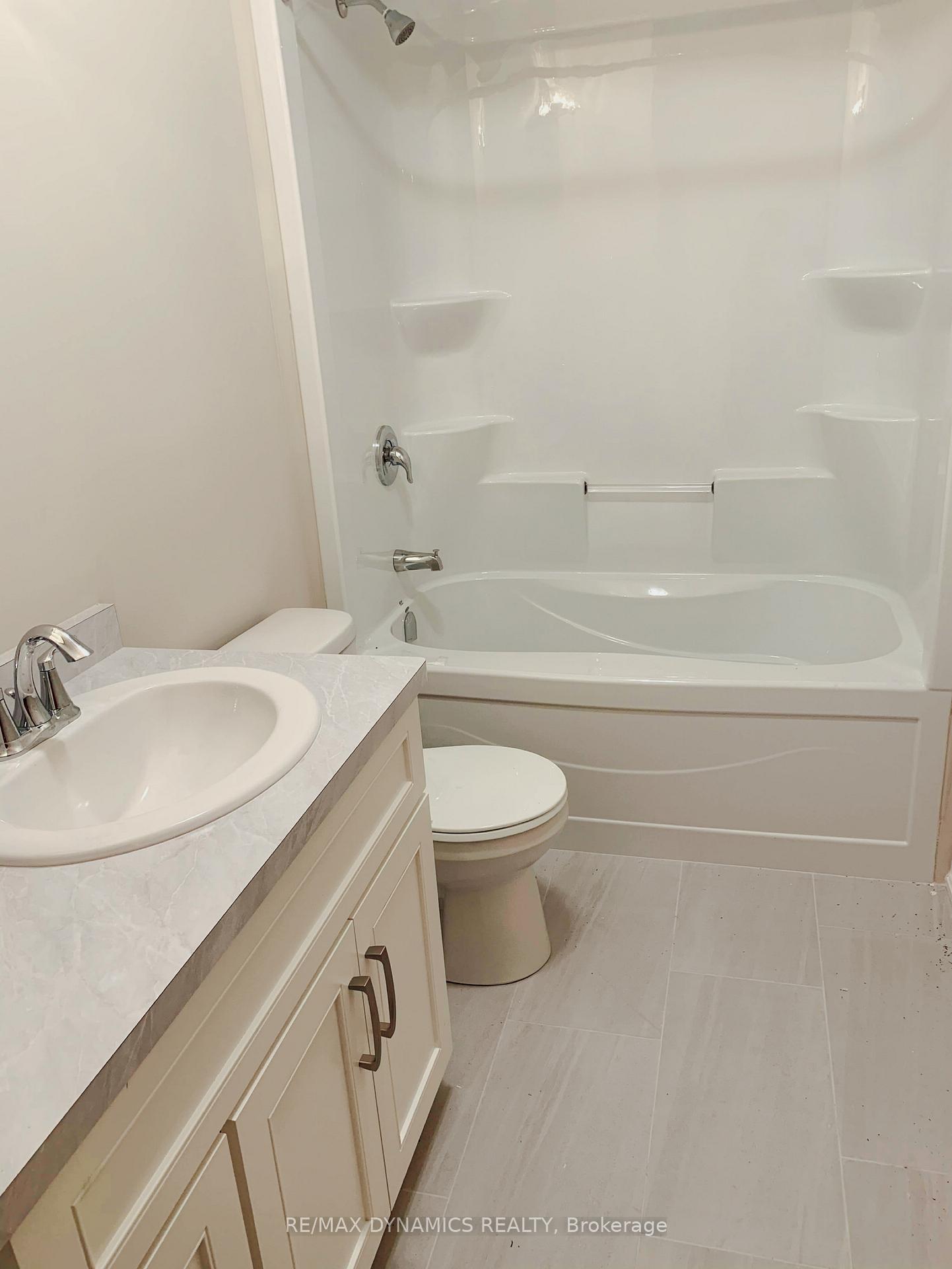 Photo 12 of 39 C Beachaven Drive, St. Catharines, Port Weller — HOMEH