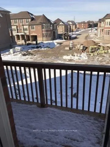 Photo 5 of 77 Aspen Hill Road, Brampton, Credit Valley — HOMEH