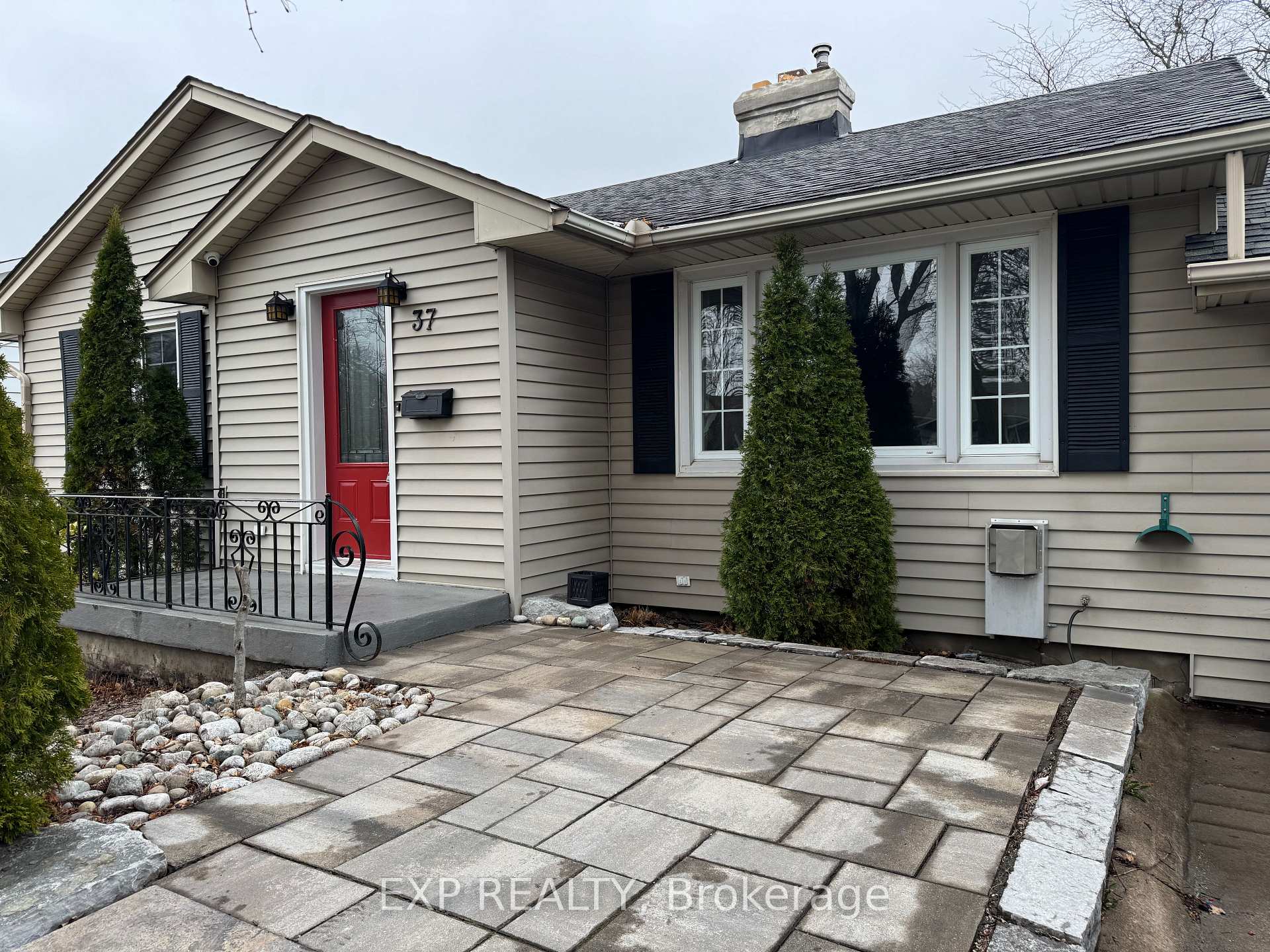 Photo 1 of 37 Masterson Drive, St. Catharines, Glendale/Glenridge — HOMEH