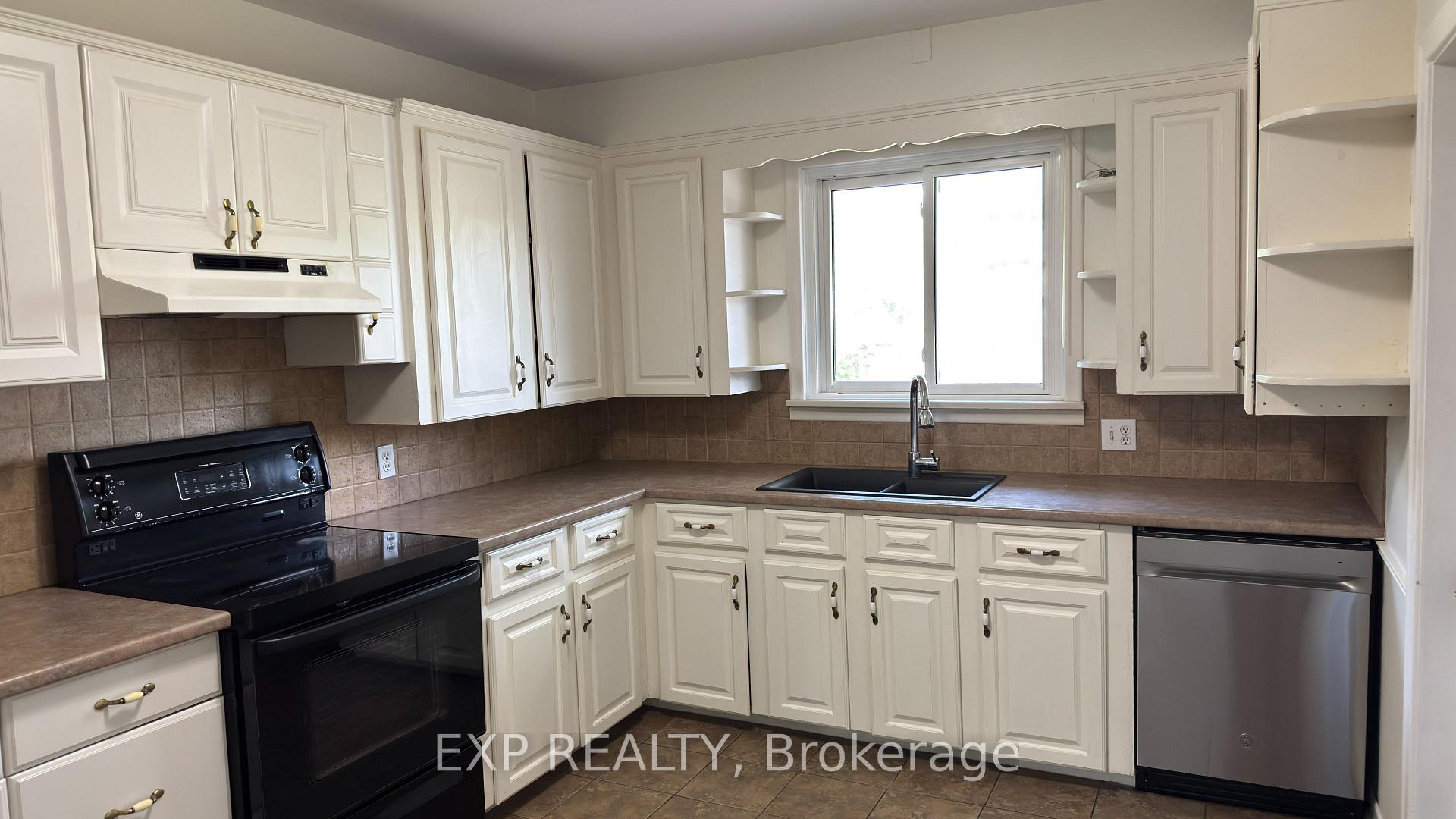 Photo 7 of 37 Masterson Drive, St. Catharines, Glendale/Glenridge — HOMEH