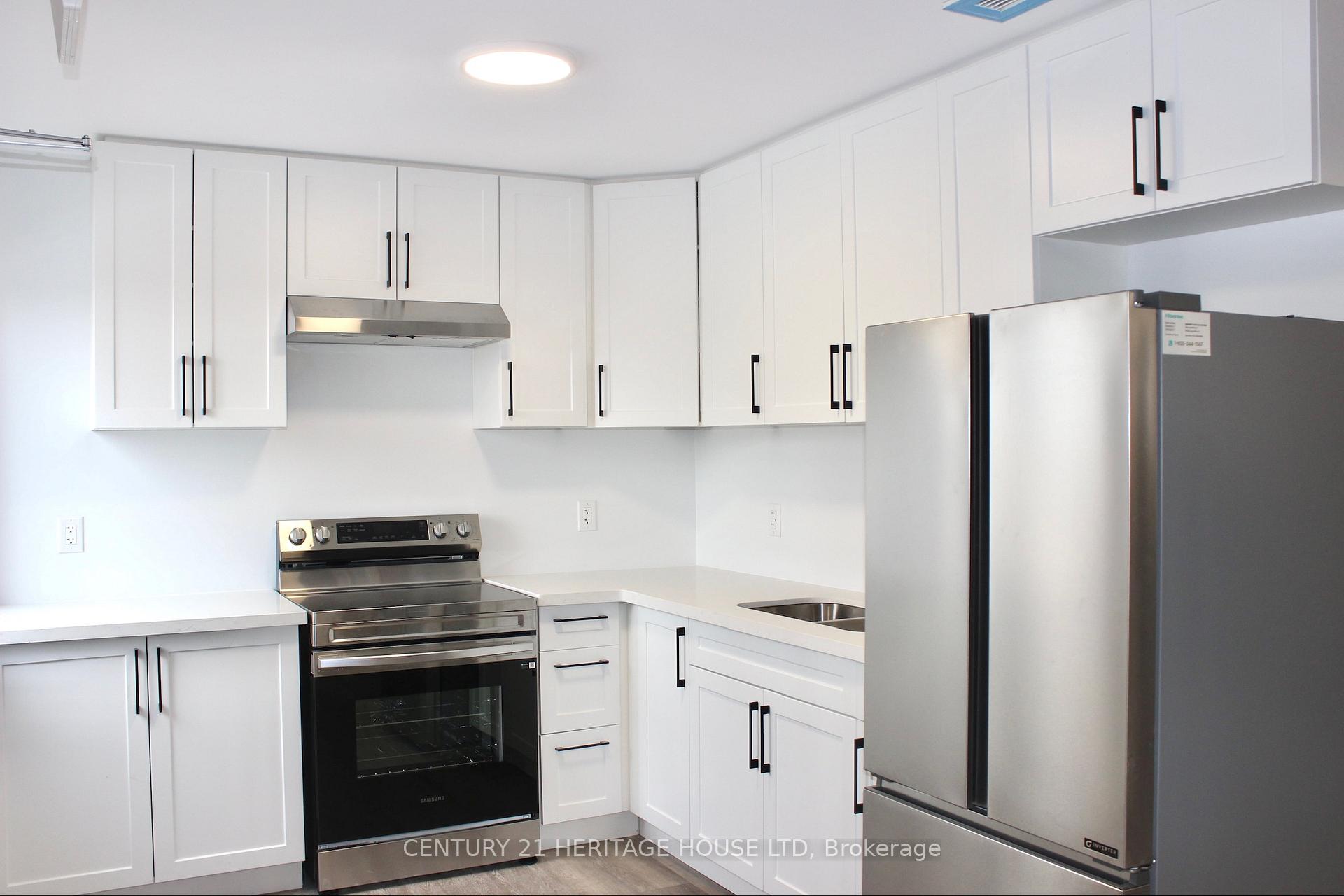 Photo 2 of Unit 3, 9 Miller Street N, St. Thomas — HOMEH