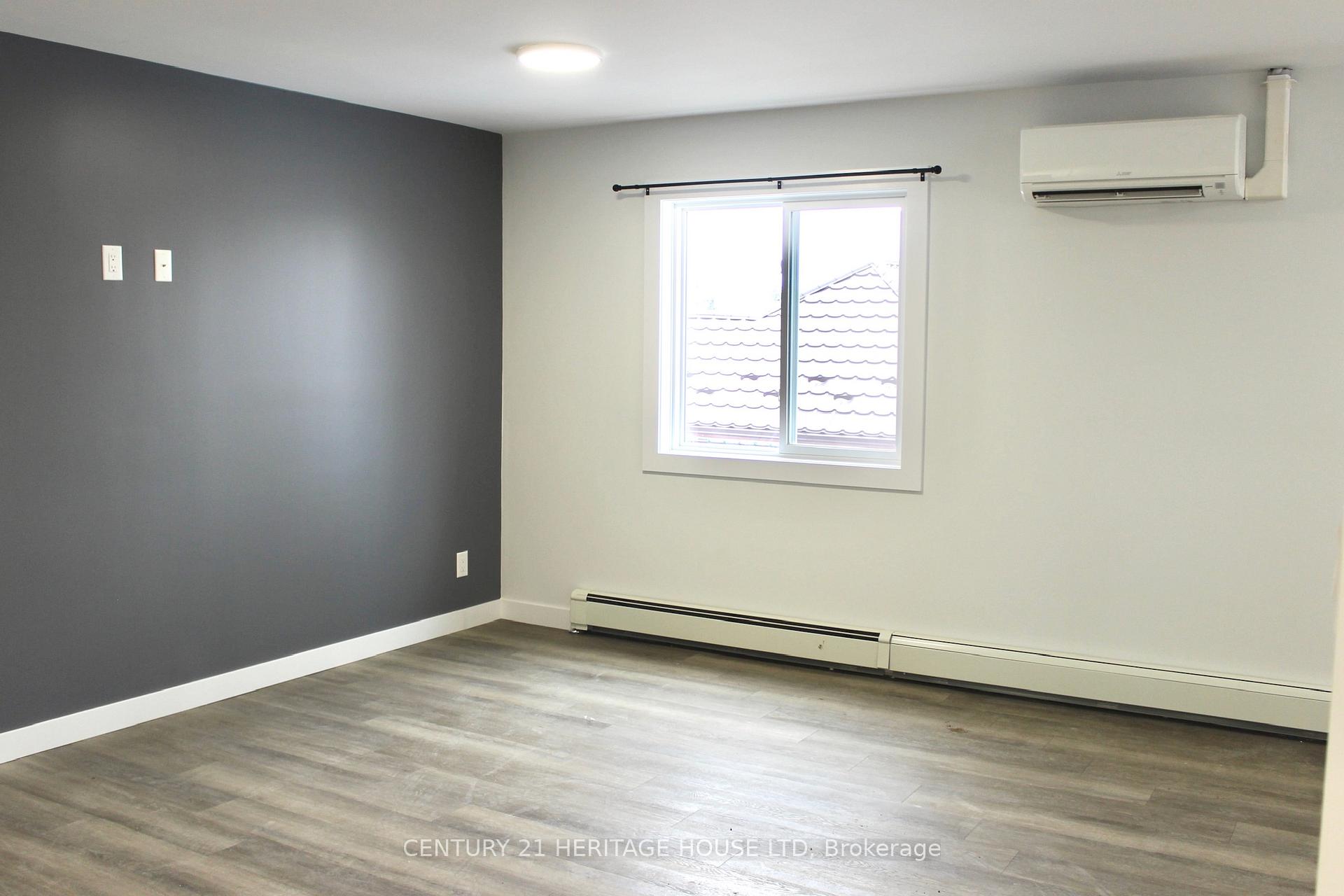 Photo 3 of Unit 3, 9 Miller Street N, St. Thomas — HOMEH