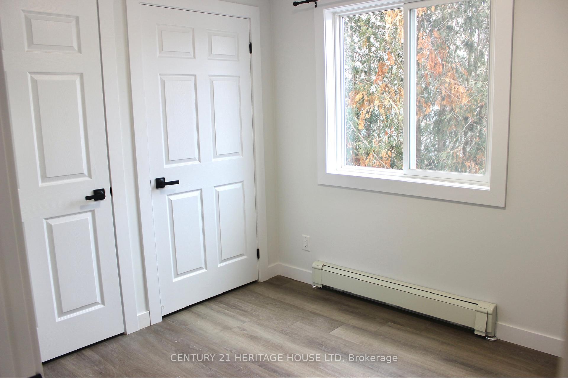 Photo 4 of Unit 3, 9 Miller Street N, St. Thomas — HOMEH