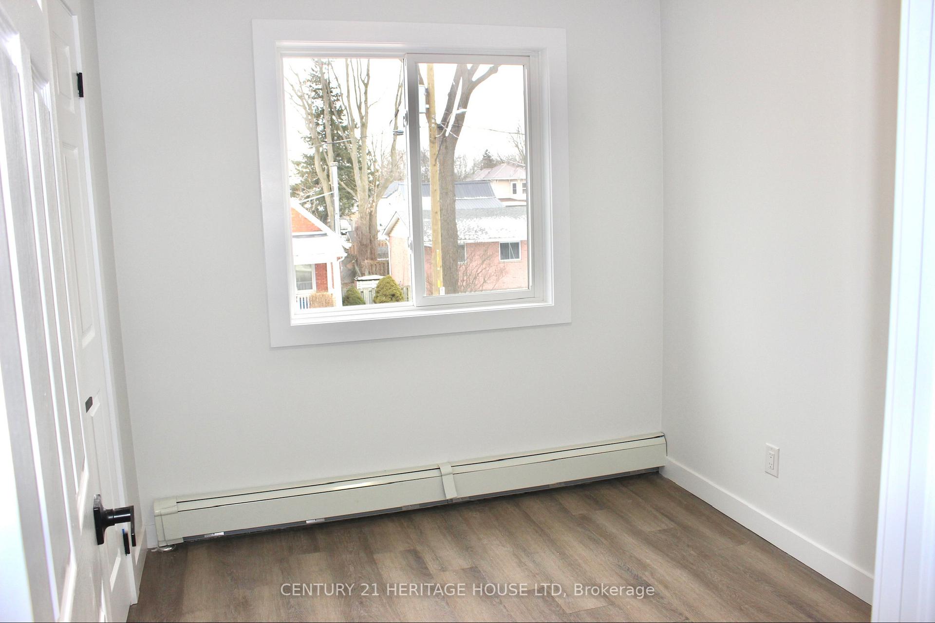Photo 5 of Unit 3, 9 Miller Street N, St. Thomas — HOMEH
