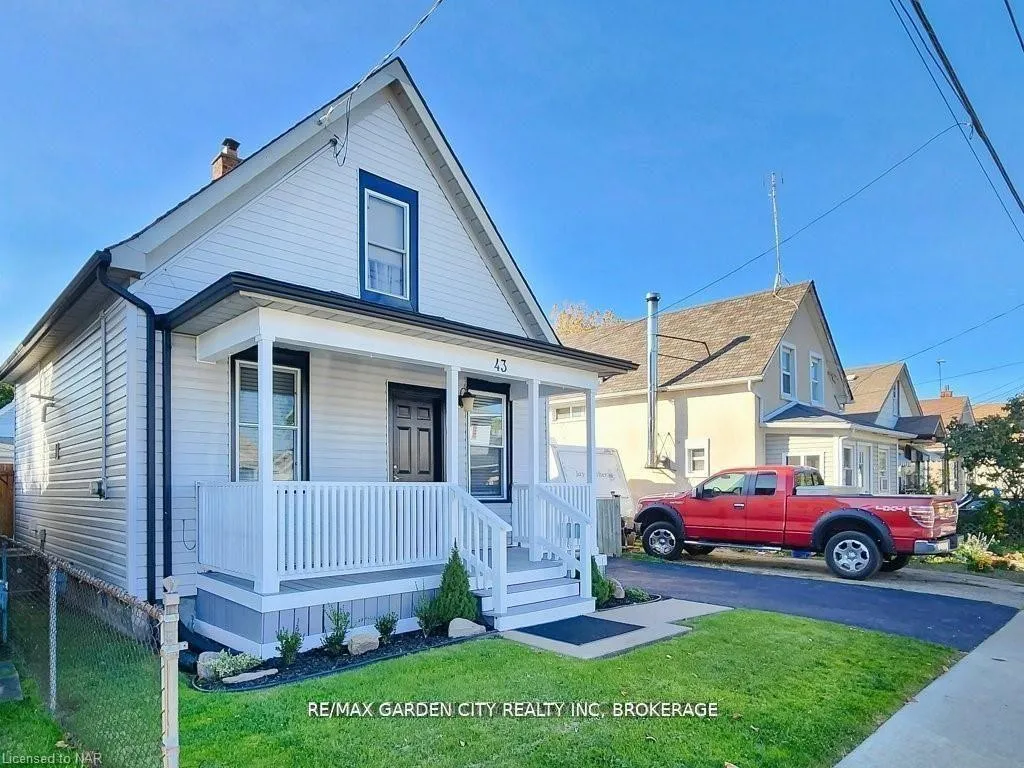 Photo 3 of 43 St George Street, St. Catharines, Facer — HOMEH