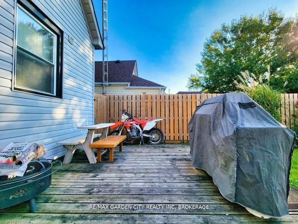 Photo 30 of 43 St George Street, St. Catharines, Facer — HOMEH